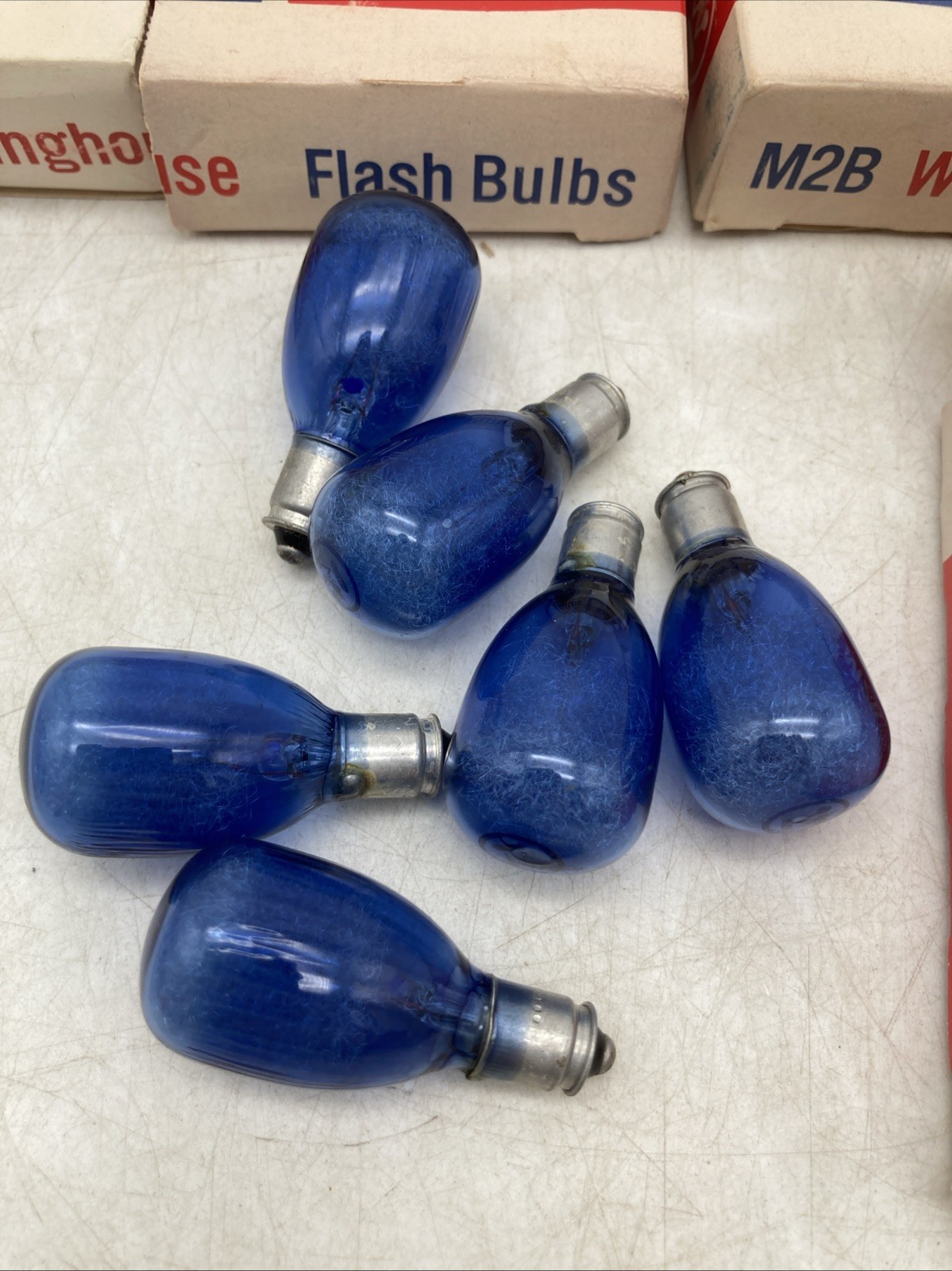 Vintage NEW Old Stock LOT of 30 Westinghouse M2B FLASH BULBS