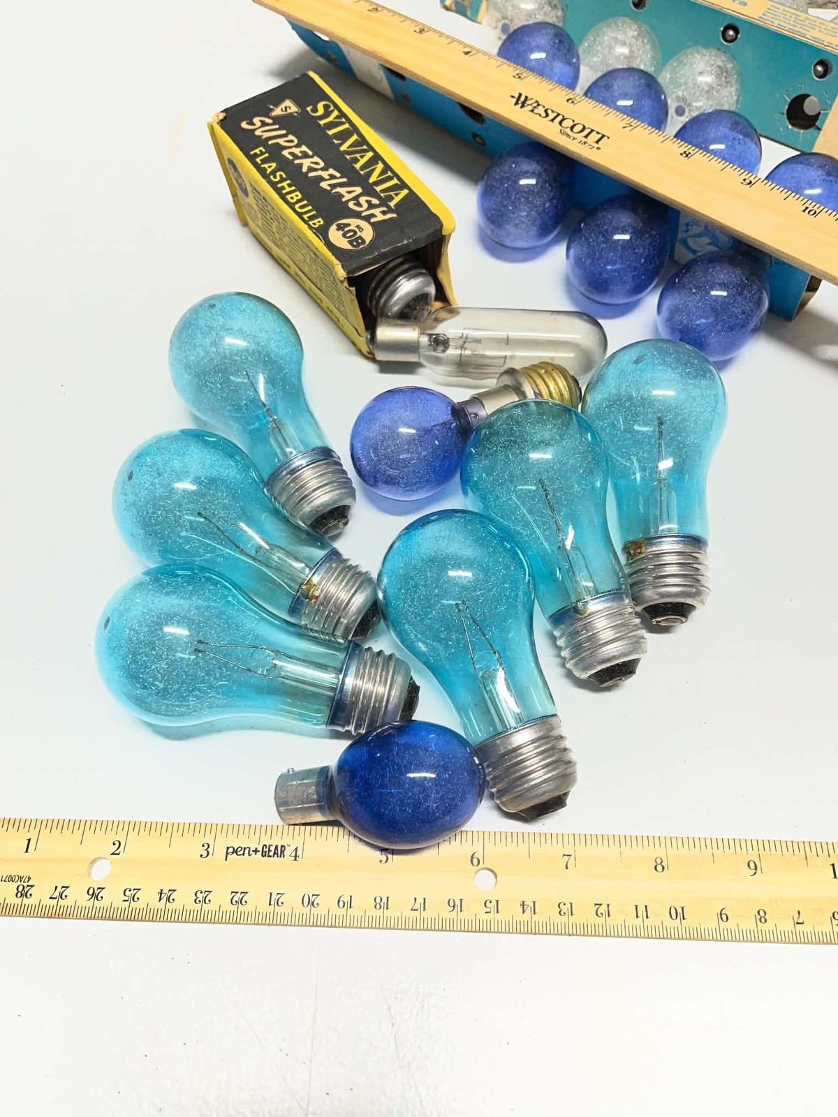 Vintage Sylvania GE Flashbulb Lot different models P25 and others