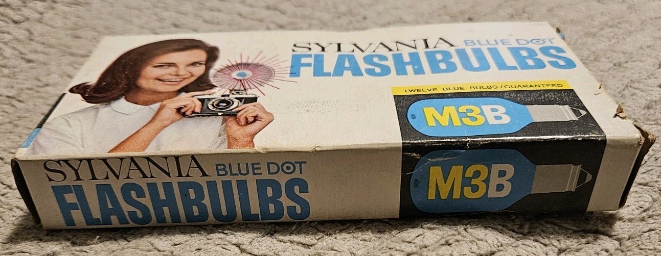 Sylvania Blue Dot Flashbulbs M3B 8 Bulbs