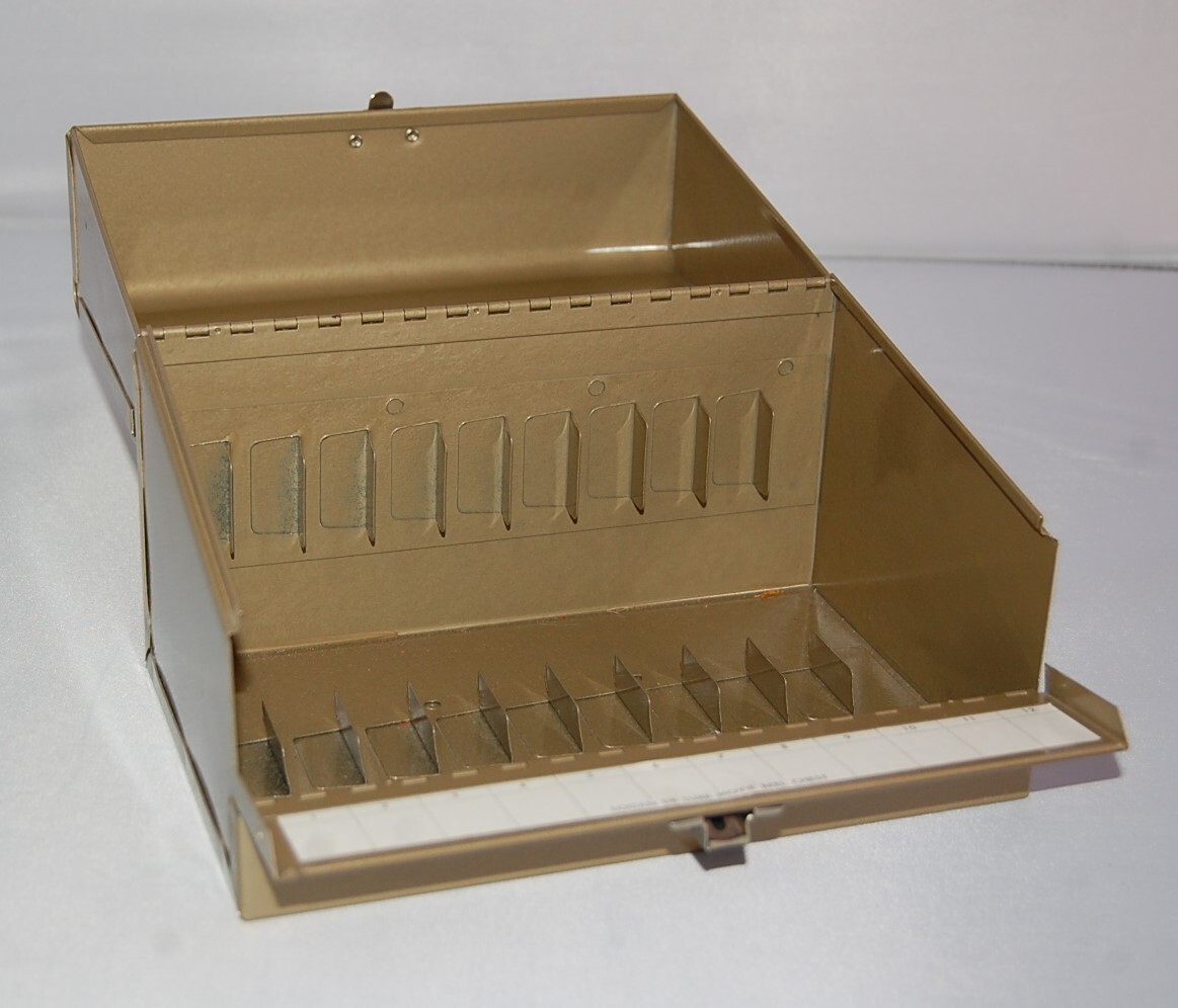 Logan De Luxe Movie Reel Metal Storage Chest Will Hold Ten 5″ Movie / Tape Reels