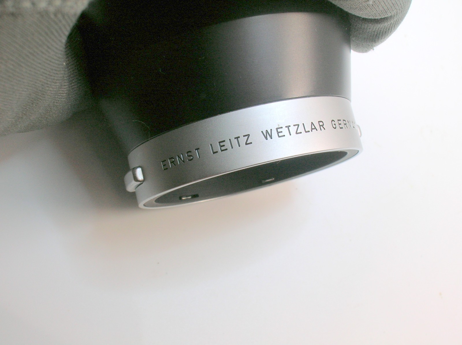 LEITZ WETZLAR 12575 LENS HOOD FOR LEICA M CAMERAS – 25 0F 37