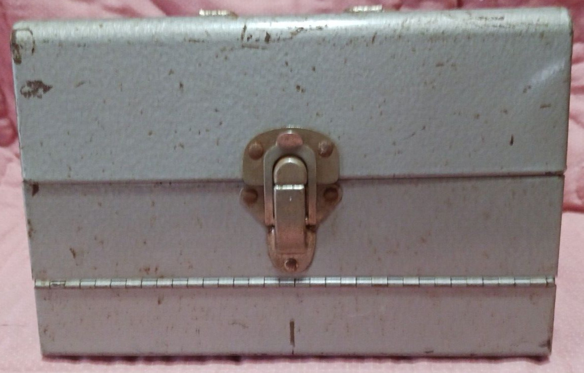 Logan Deluxe Metal Gray 8mm Film Chest Case For 12 Reels Vintage 8.5×5.5×5.5