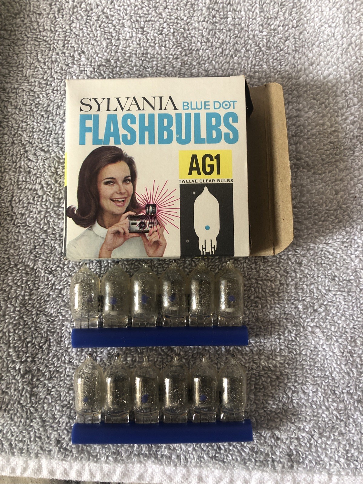 Sylvania Blue Dot Flashbulbs AG1 • 1 Box of 12 Clear Bulbs Vintage NOS
