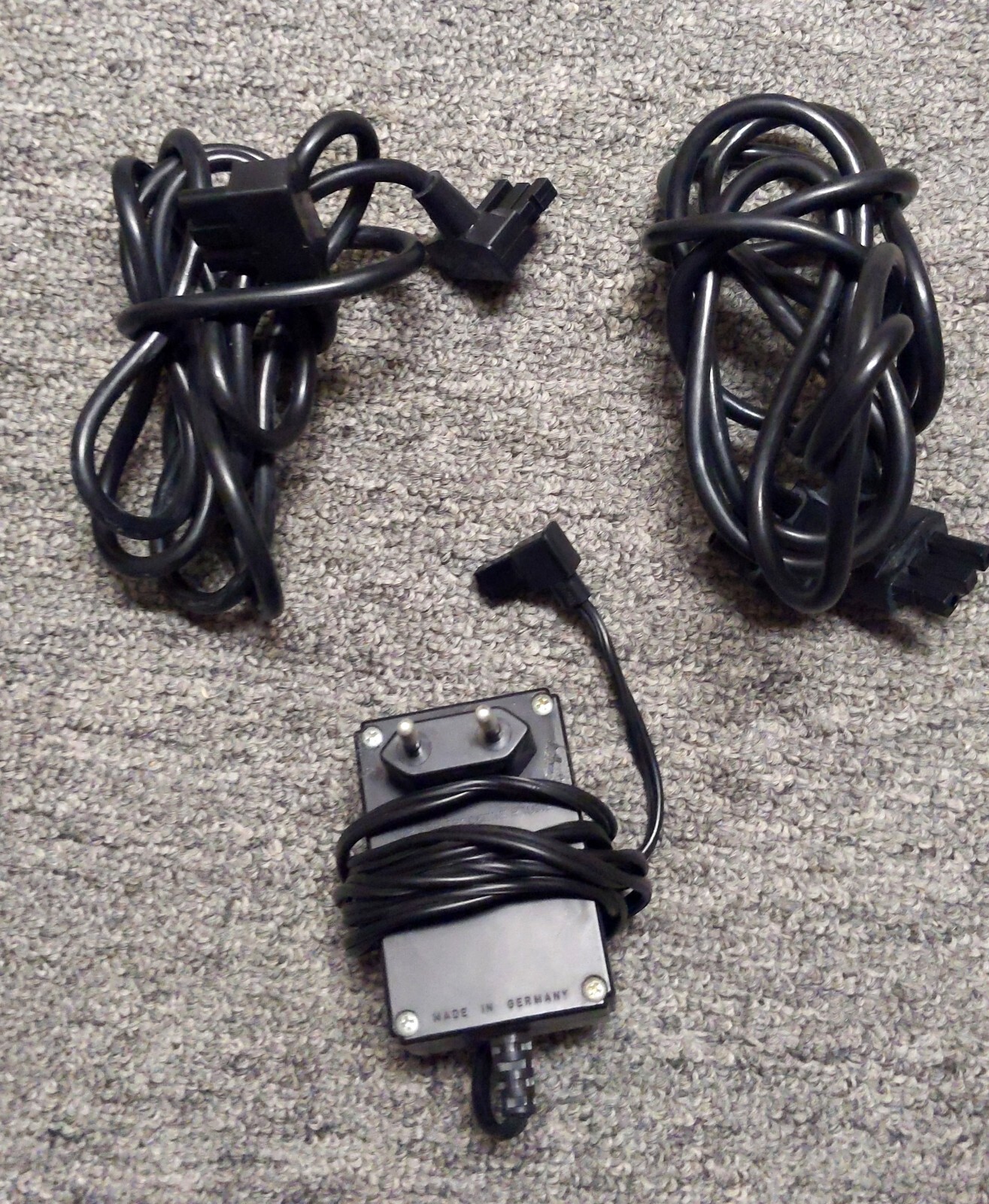 Vintage Metz 402 Flash Gun w Power Supply Case, Cable and Bracket – AS IS