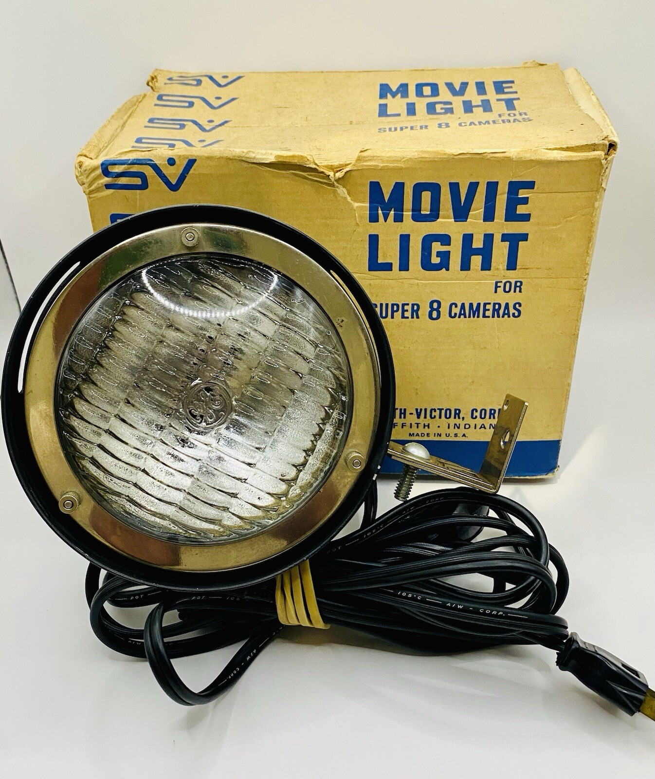 Vintage Smith Victor Movie Light For Super 8 Cameras With Box Model L62U
