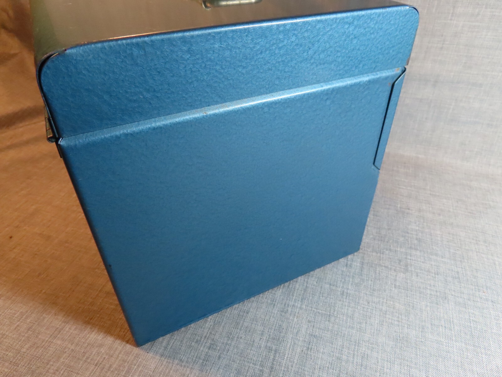 Vintage LOGAN Super 8 Film Can Storage Case – Blue Metal – Nice Condition