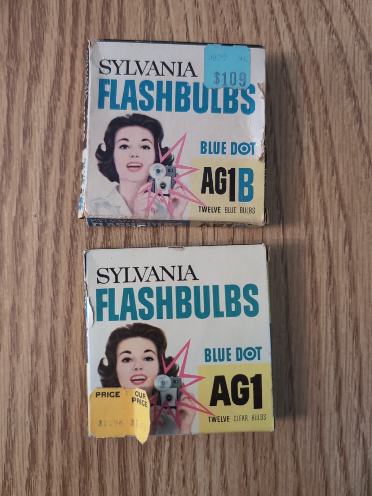 Vintage Sylvania Flashbulbs Blue Dot # AG1 & AG1B Lot (2) In Orig Box