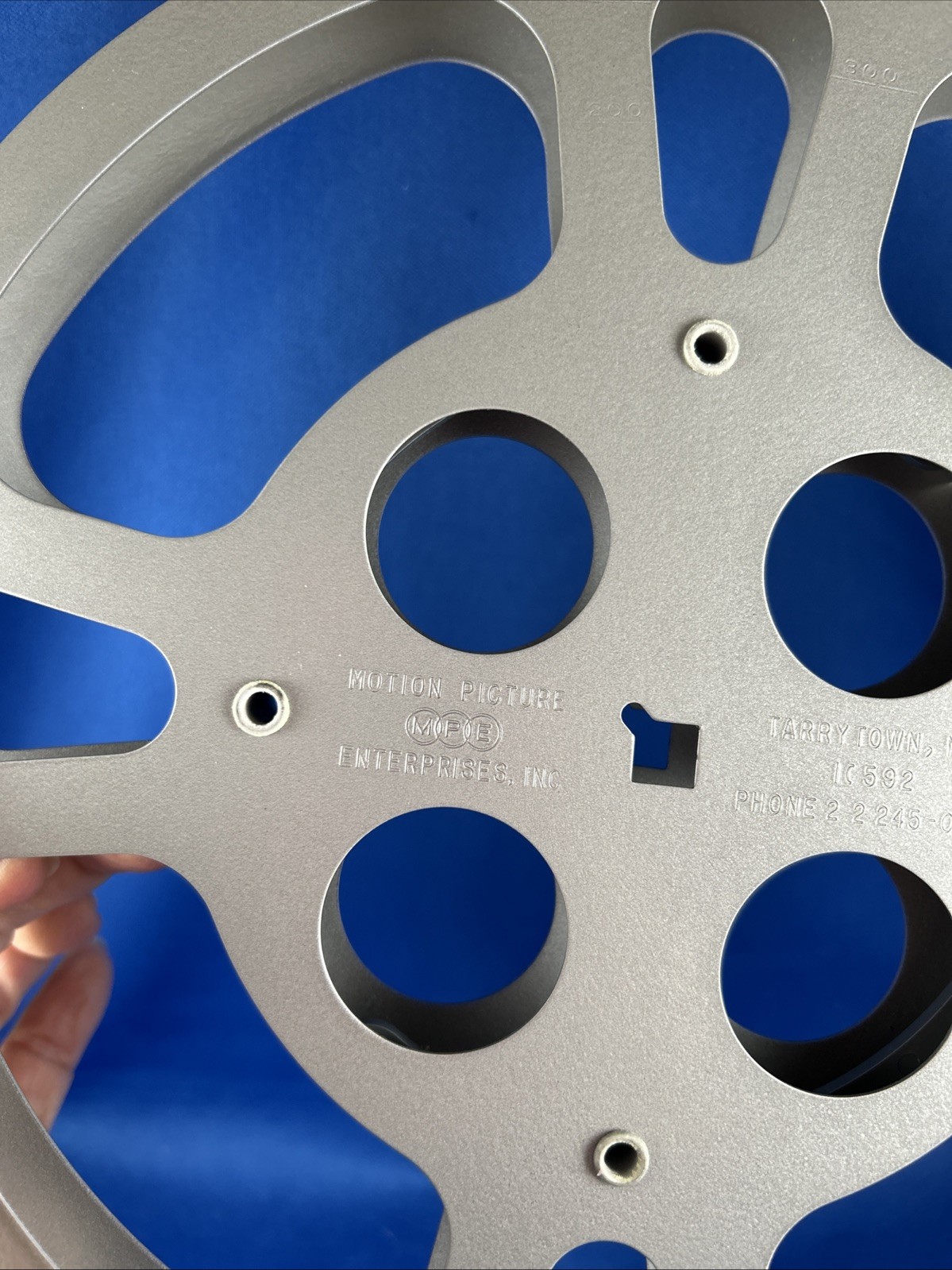 1 Movie Motion Picture Enterprises Steel 9.25″ Film Reel 16mm w/ GB Orange Case