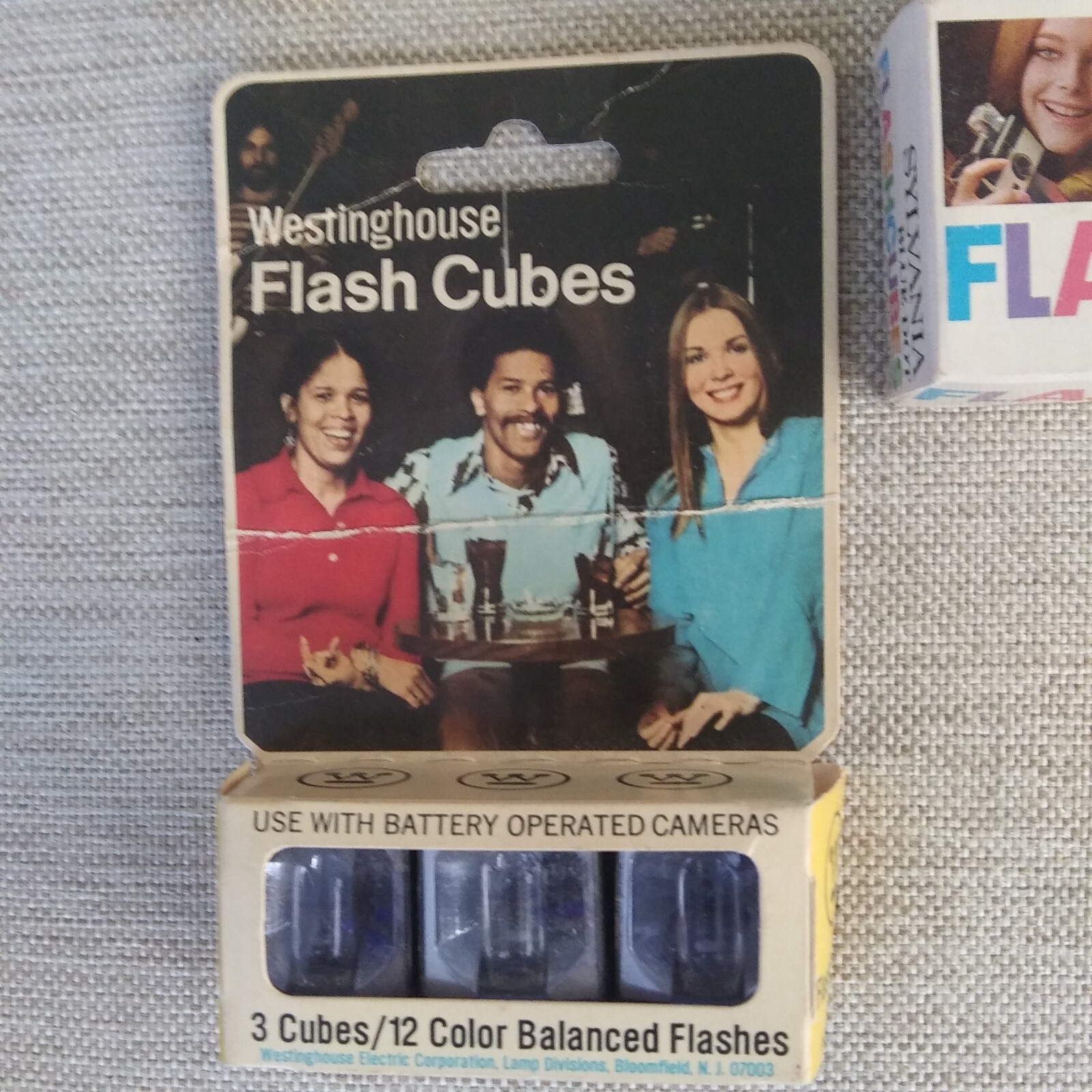 Flash Cubes Bundle Sylvania Westinghouse, GE(2), 4 boxes of 3 cubes each
