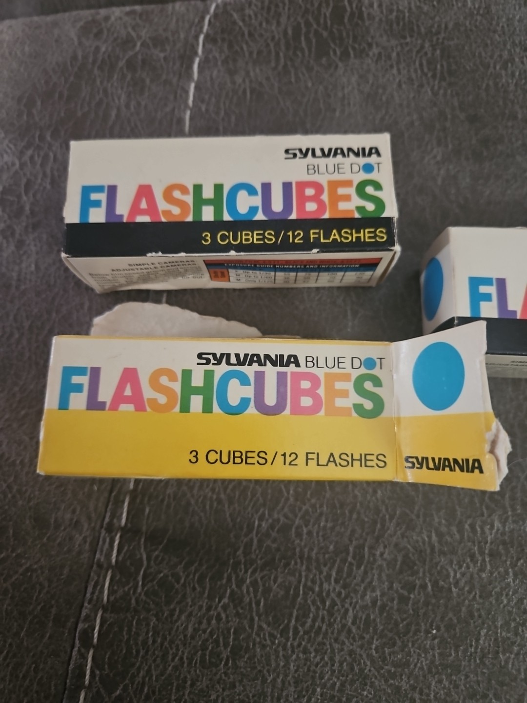 Vintage Flashcubes 8 Cubes 32 Flashes New Sylvania Blue Dot
