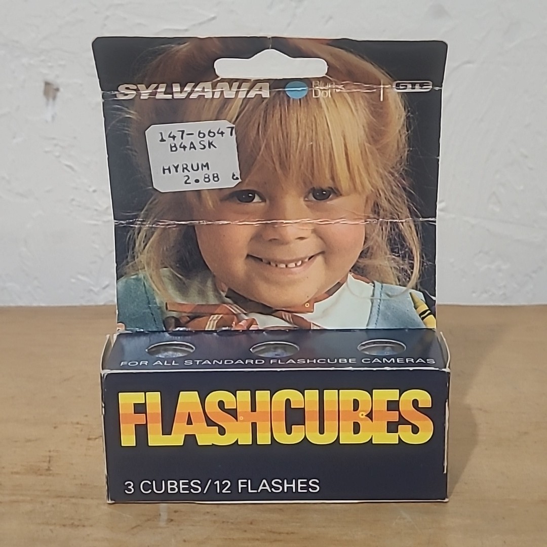 Vintage Sylvania Blue Dot Flashcubes Camera Flash Cubes 3 Pack 12 Flashes NOS