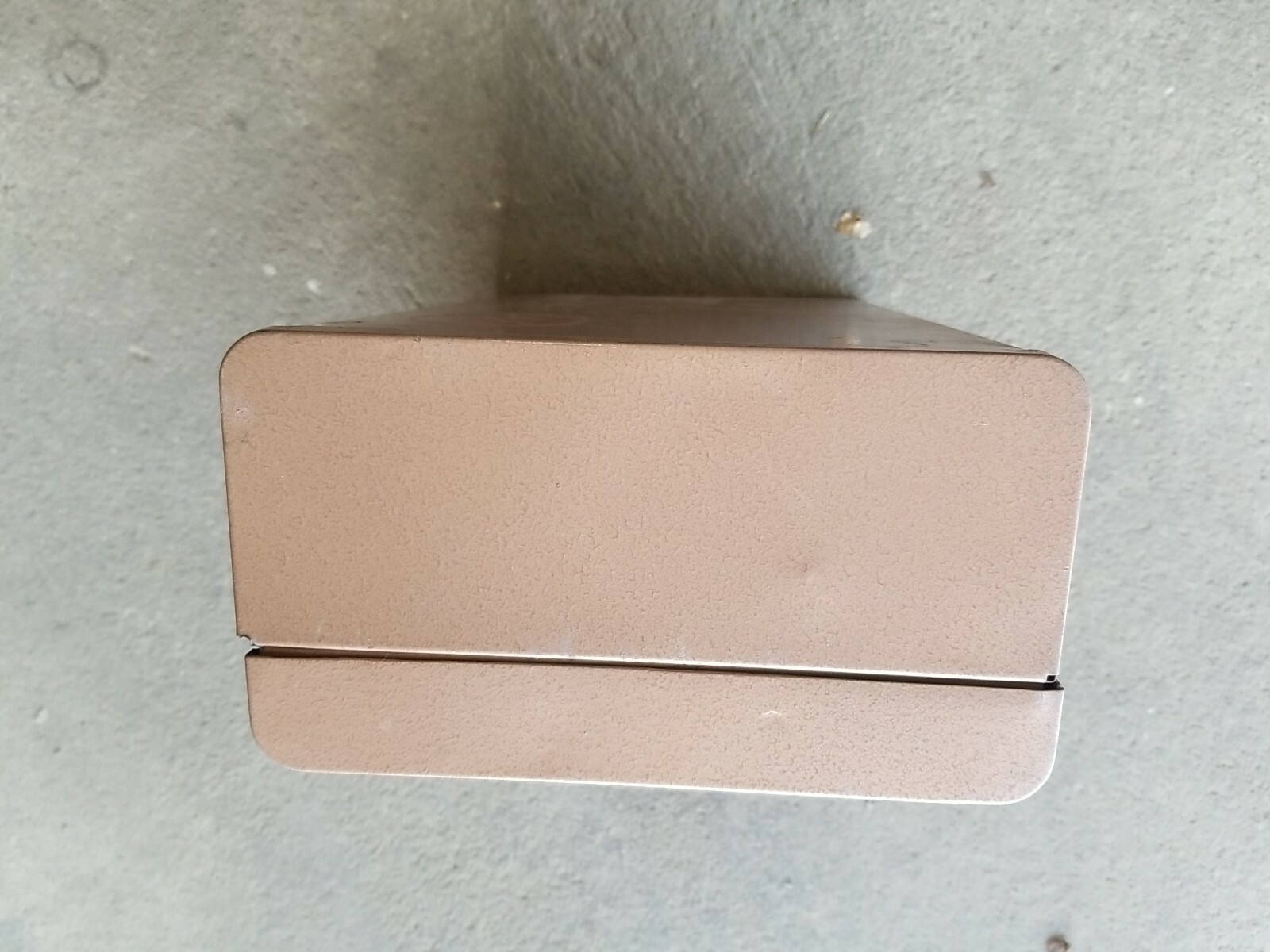 Acme Lite metal carrying storage case