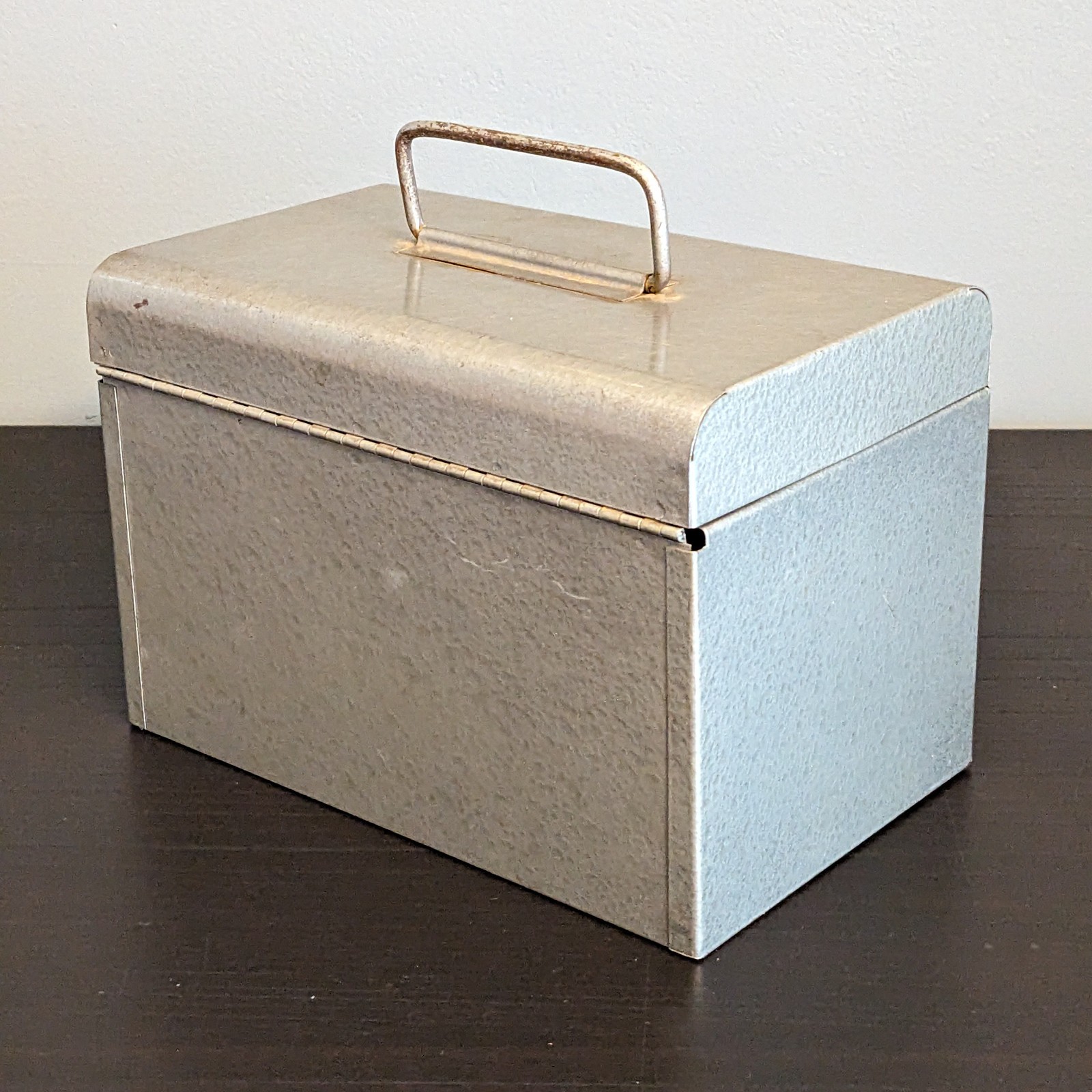 Vintage Metal 8mm 5″ Film Reel Canister Carrying Case