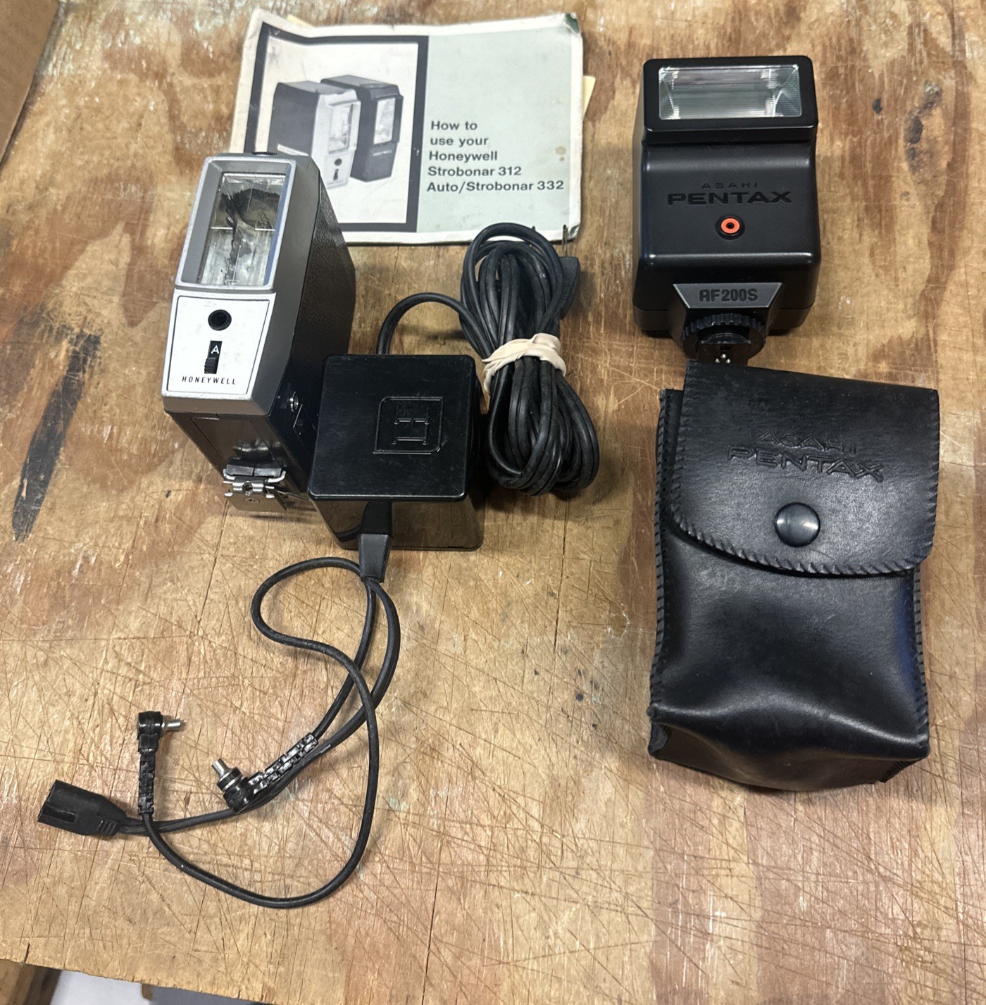 Vintage Lot Of 2 Photo Flash Units PARTS ONLY Strobonar 313 Pentax AF 200S