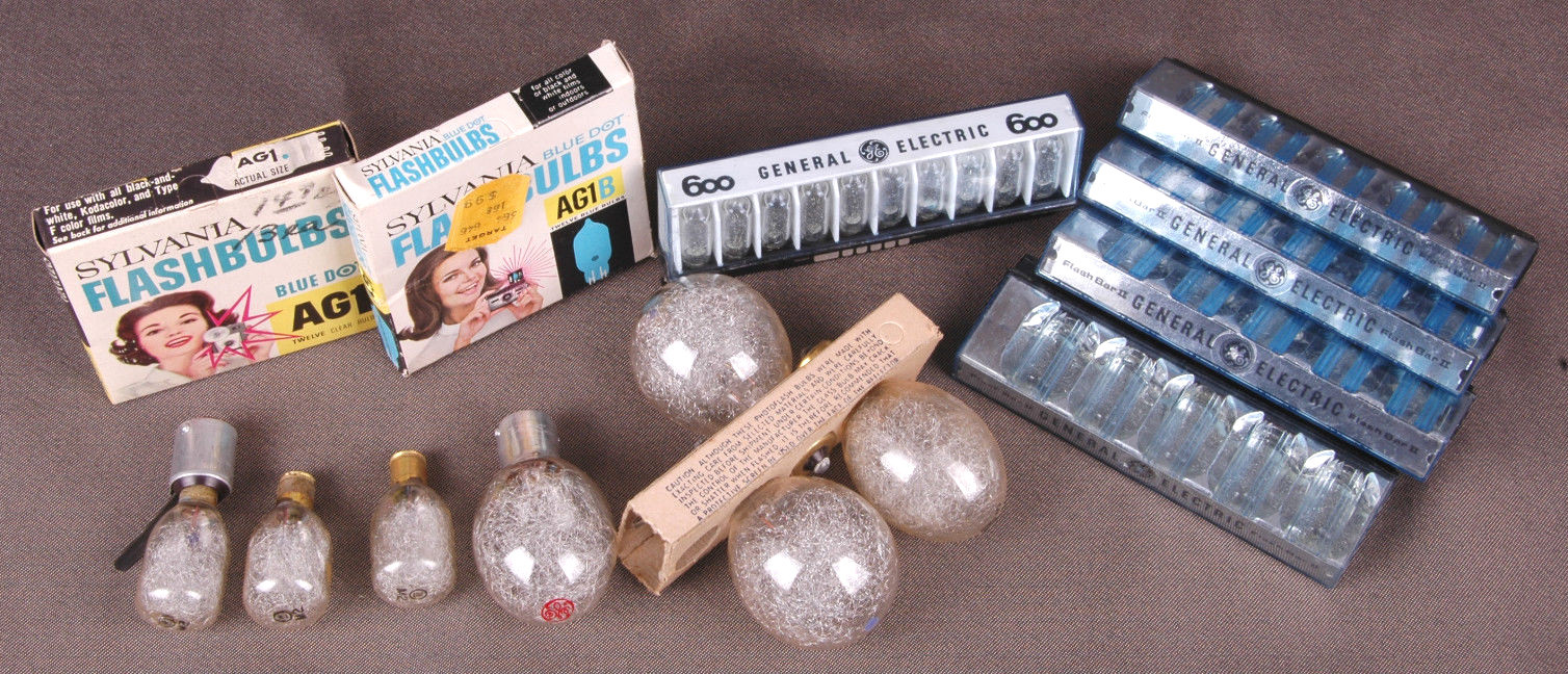Mixed Lot Vtg Flashbulbs-Photography Equiptment-Sylvania Blue Dot-Westinghouse