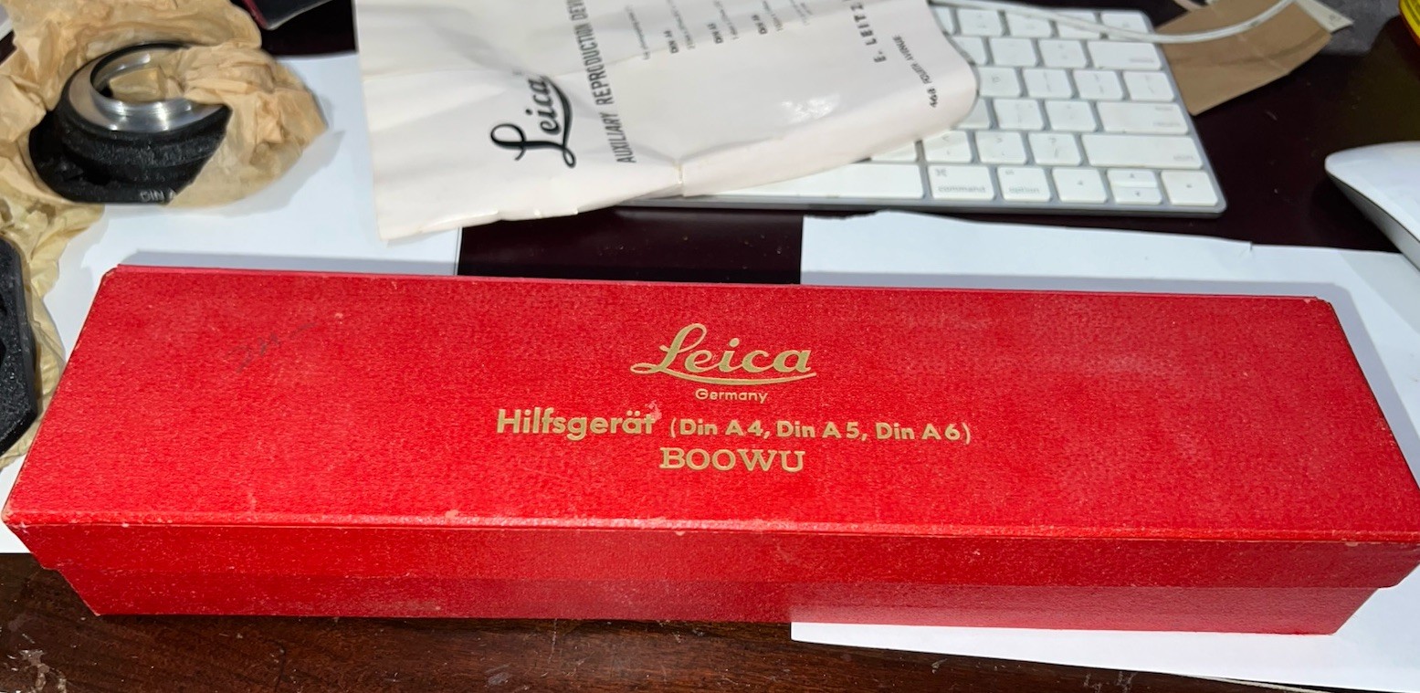 LEICA AUXILIARY REPRODUCTION DEVICE w/ORIGINAL BOX, STAND, INSTRUCTIONS-1953 NOS
