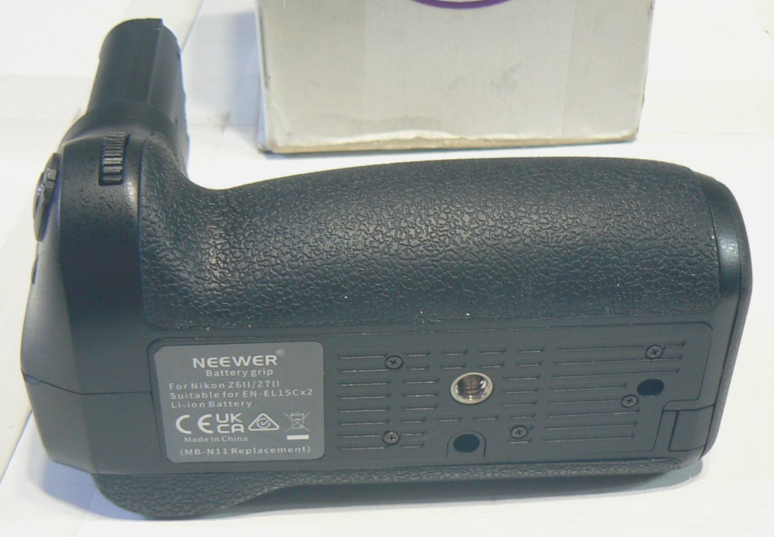 Neewer Power Battery Pack Grip Replacement for MB-N11 for Nikon Z611 / Z711