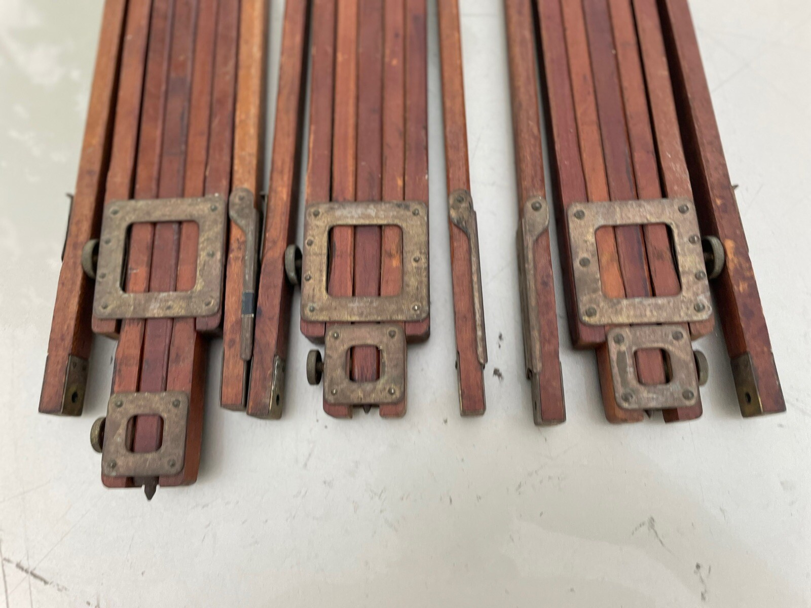 3 Eastman Kodak Folmer & Schwing crown tripod No 2