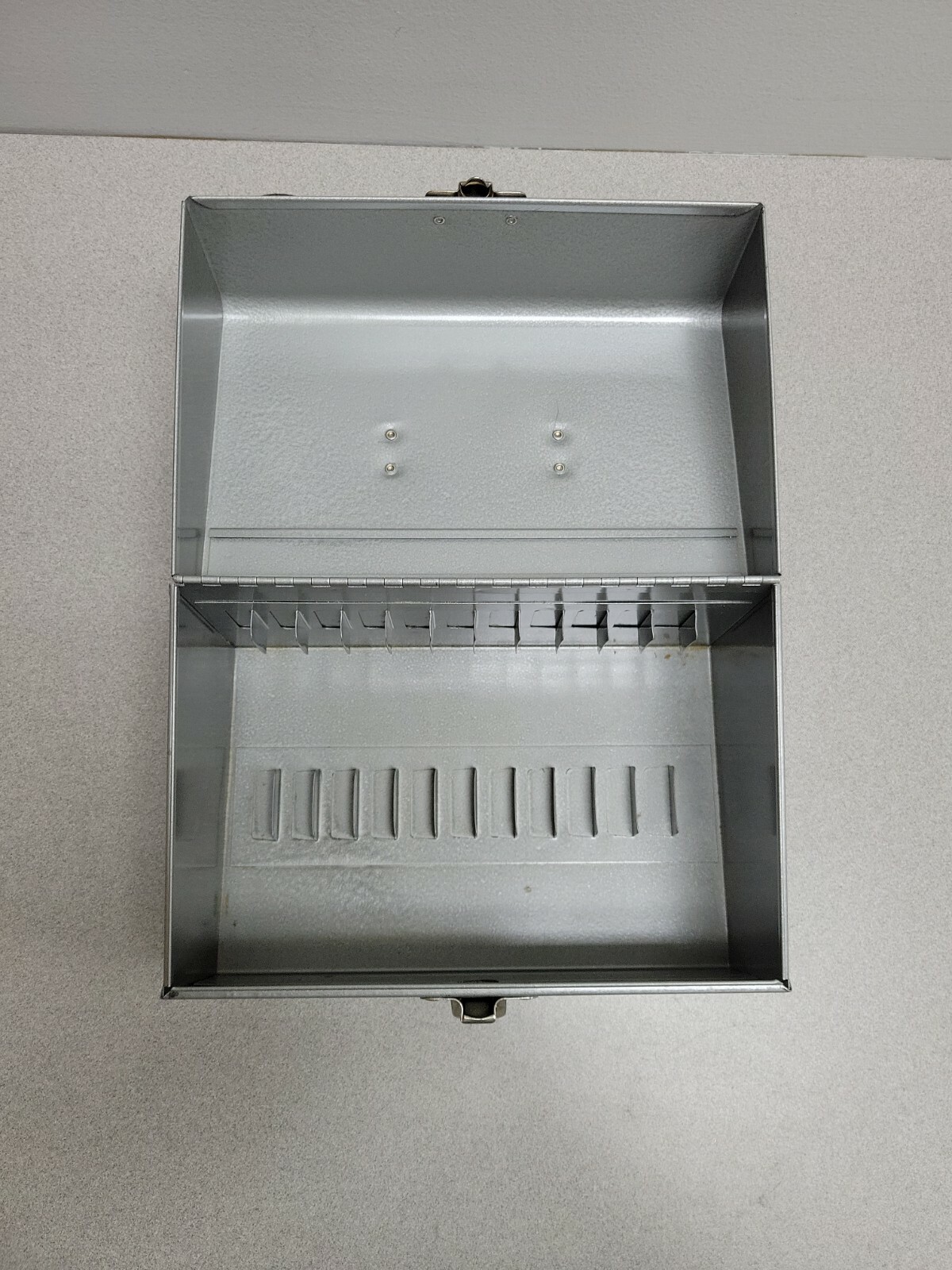 8MM Metal Movie Film 12 Reel Holder Carrying Case
