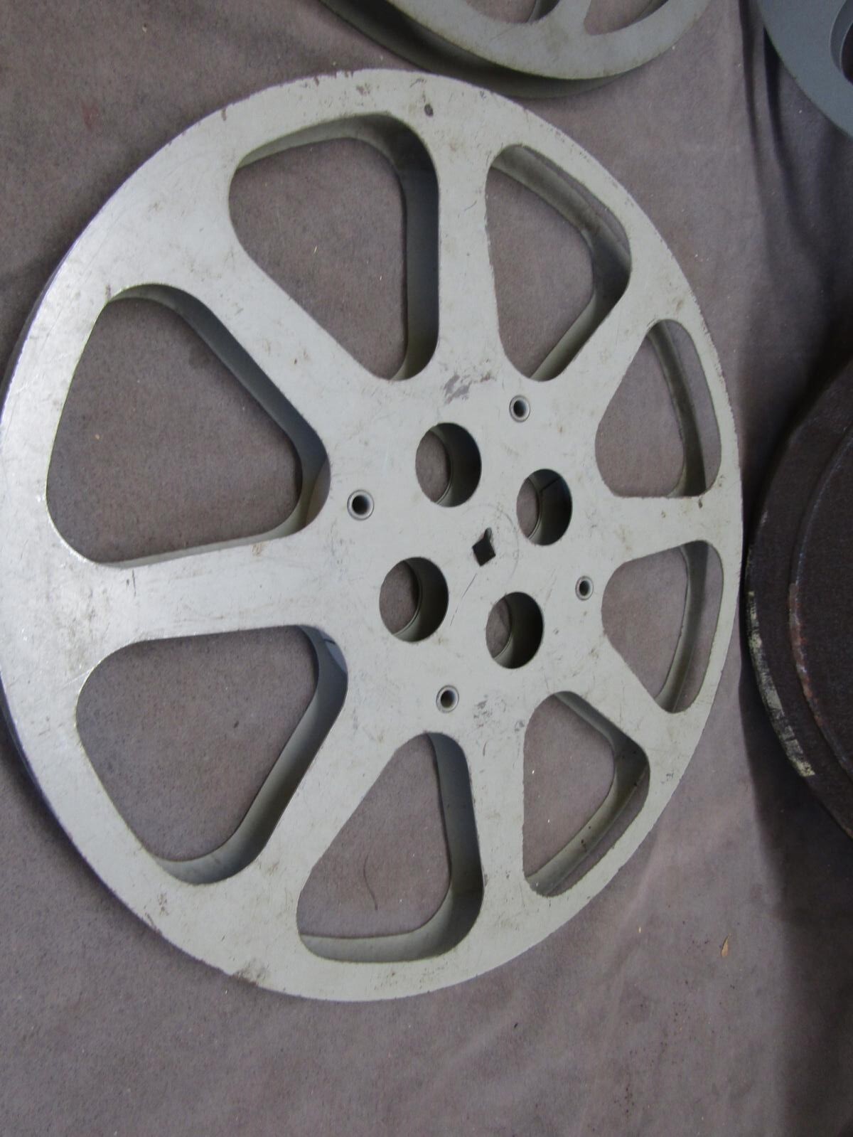 3 Vintage Metal 16mm Movie Film Reels & 1 Can – 12″ 1220 FT – Empty rs
