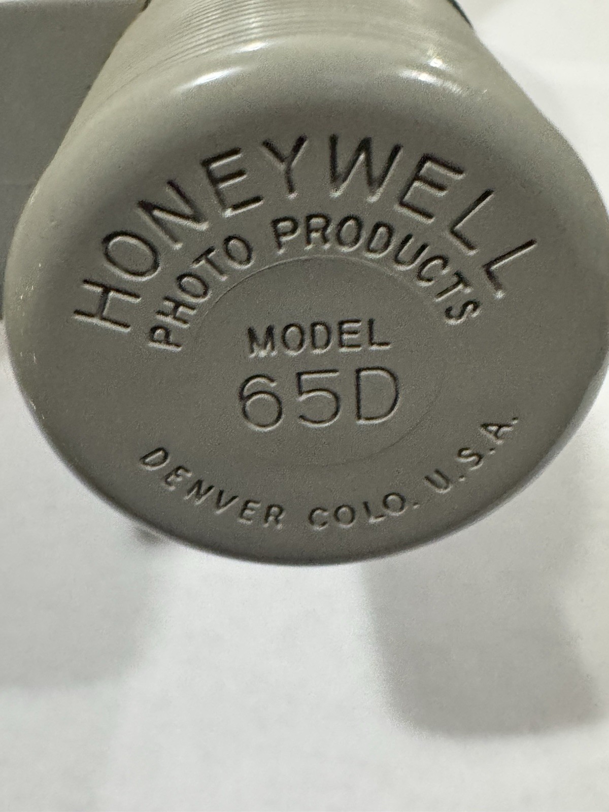 Honeywell Model 65D camera flash in excellent vintage condition.