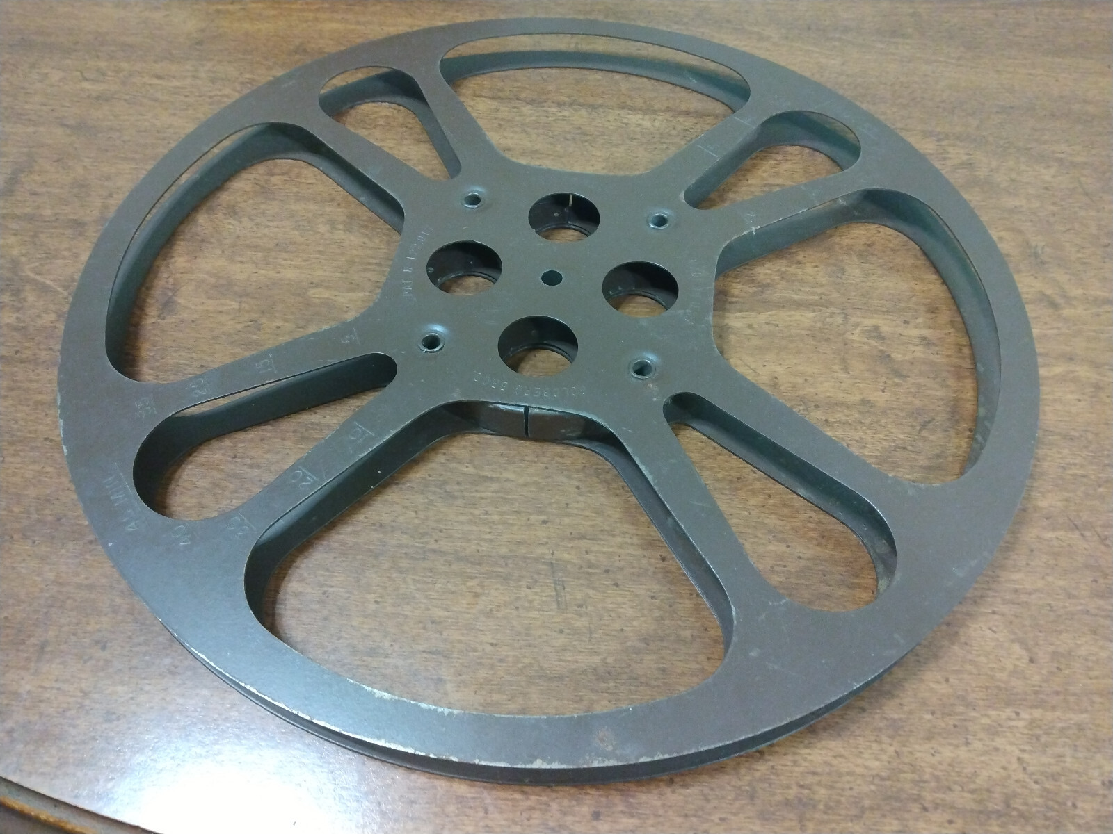 Vintage 16MM 1600FT 45MIN metal film reel by GOLDBERG BROTHERS 13 3/4″ Diameter