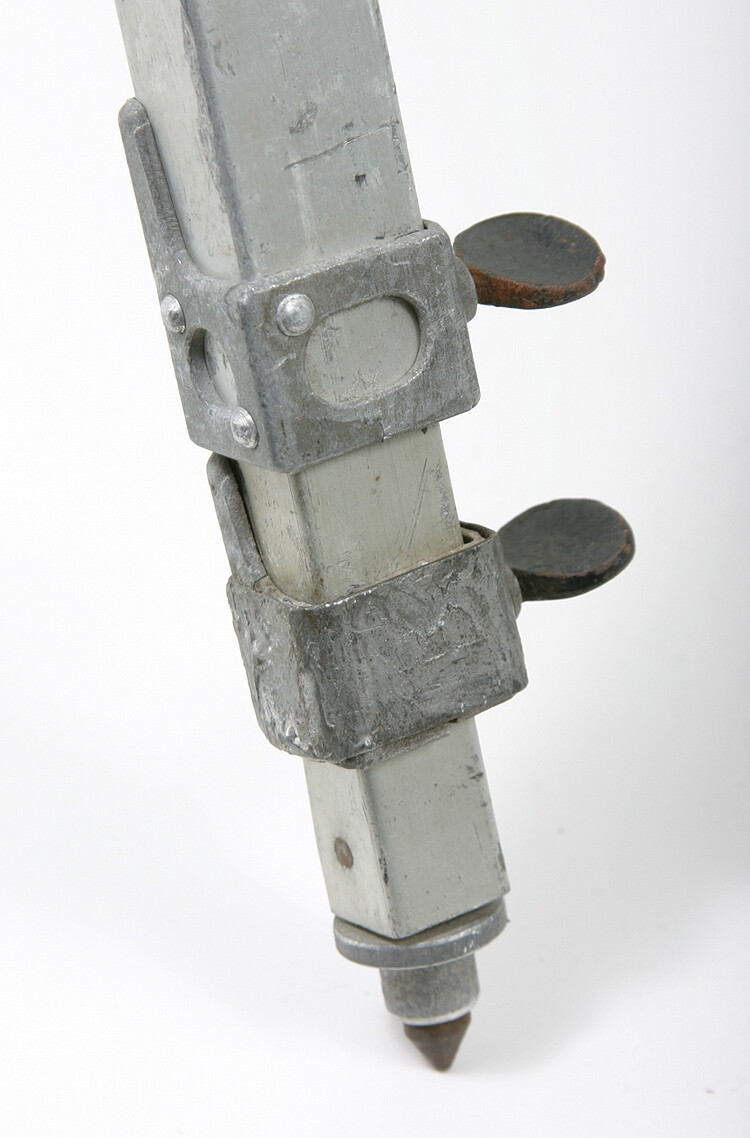 LINHOF TRIPOD, MODEL 1/144890