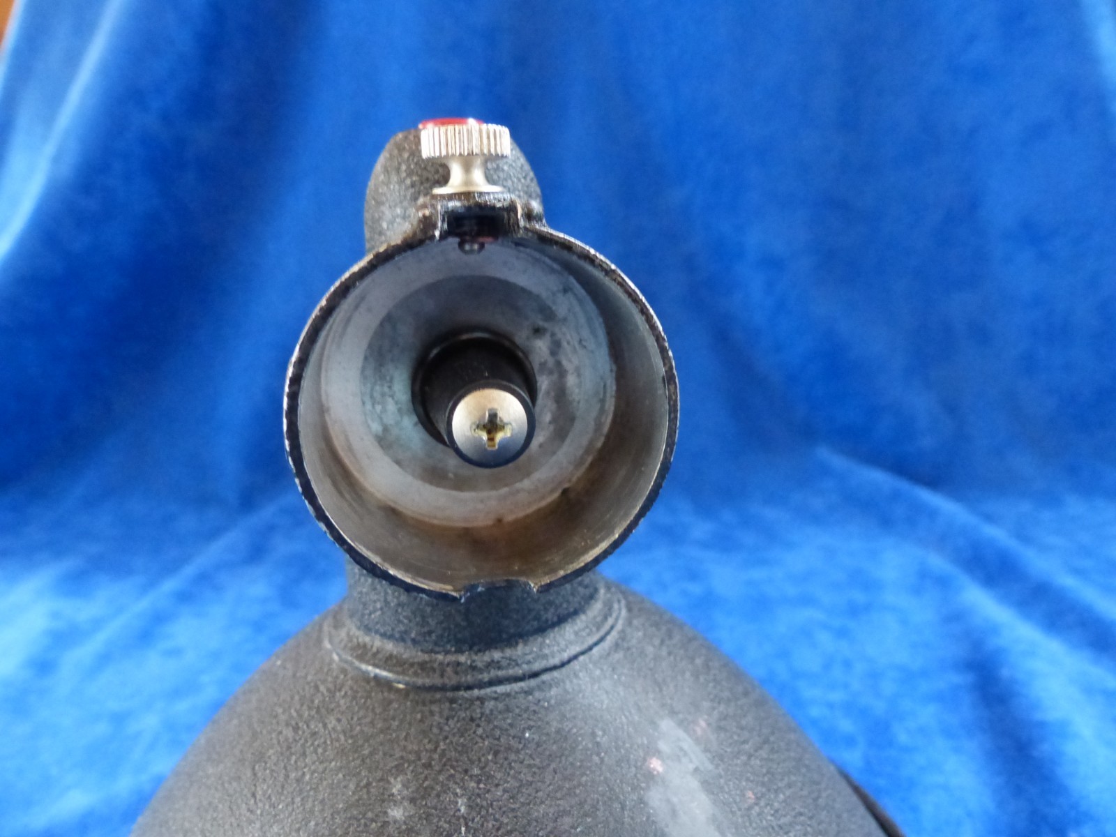 Vintage Heiland 6-inch flash reflector, very good condition, tested & working