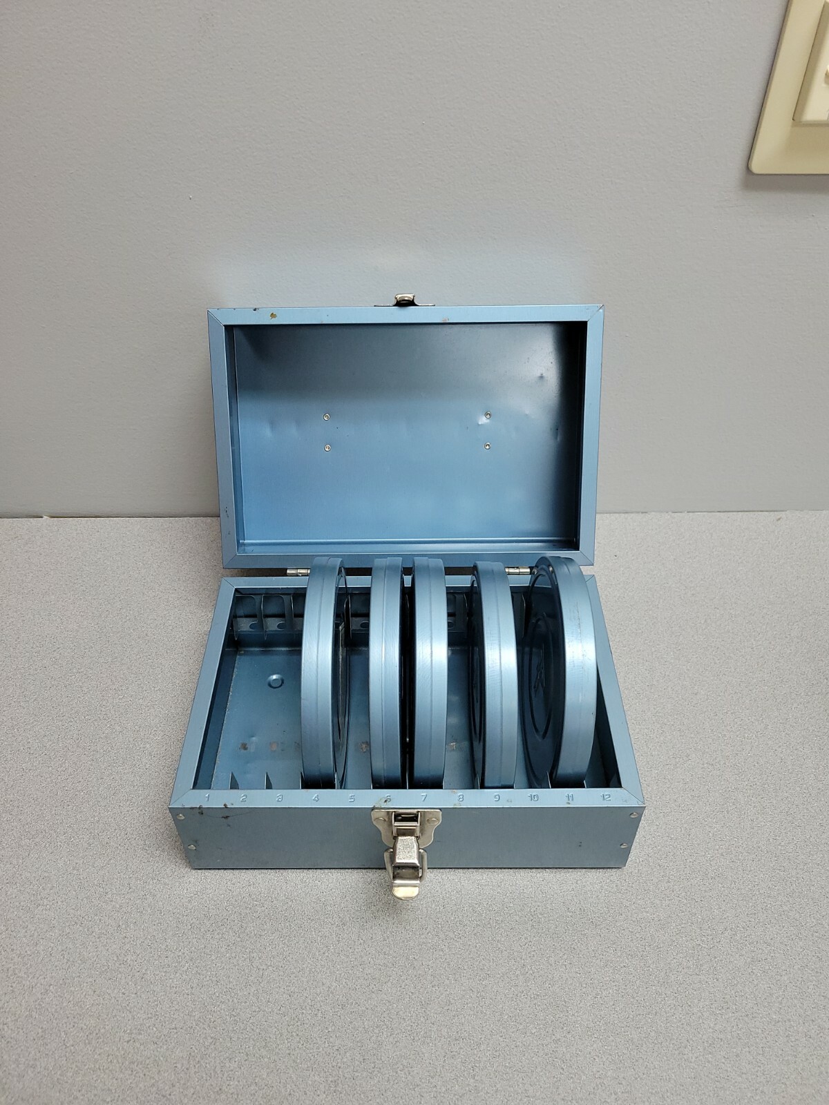 5 Film Metal Cases & Reels in Portable Holder Box Blue