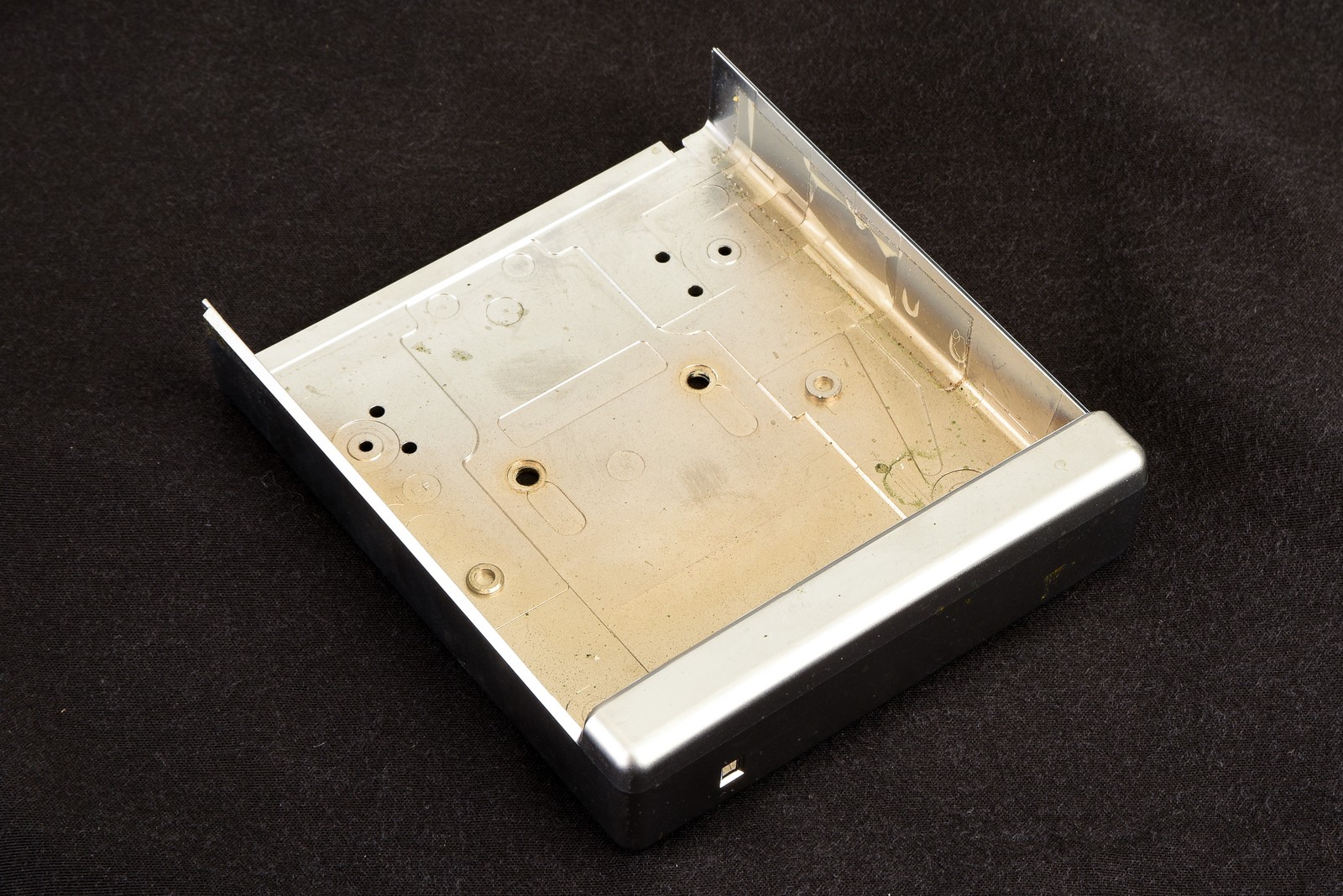 Polaroid SX-70 Camera Replacement Part – Silver – Rear Bottom Cover V28
