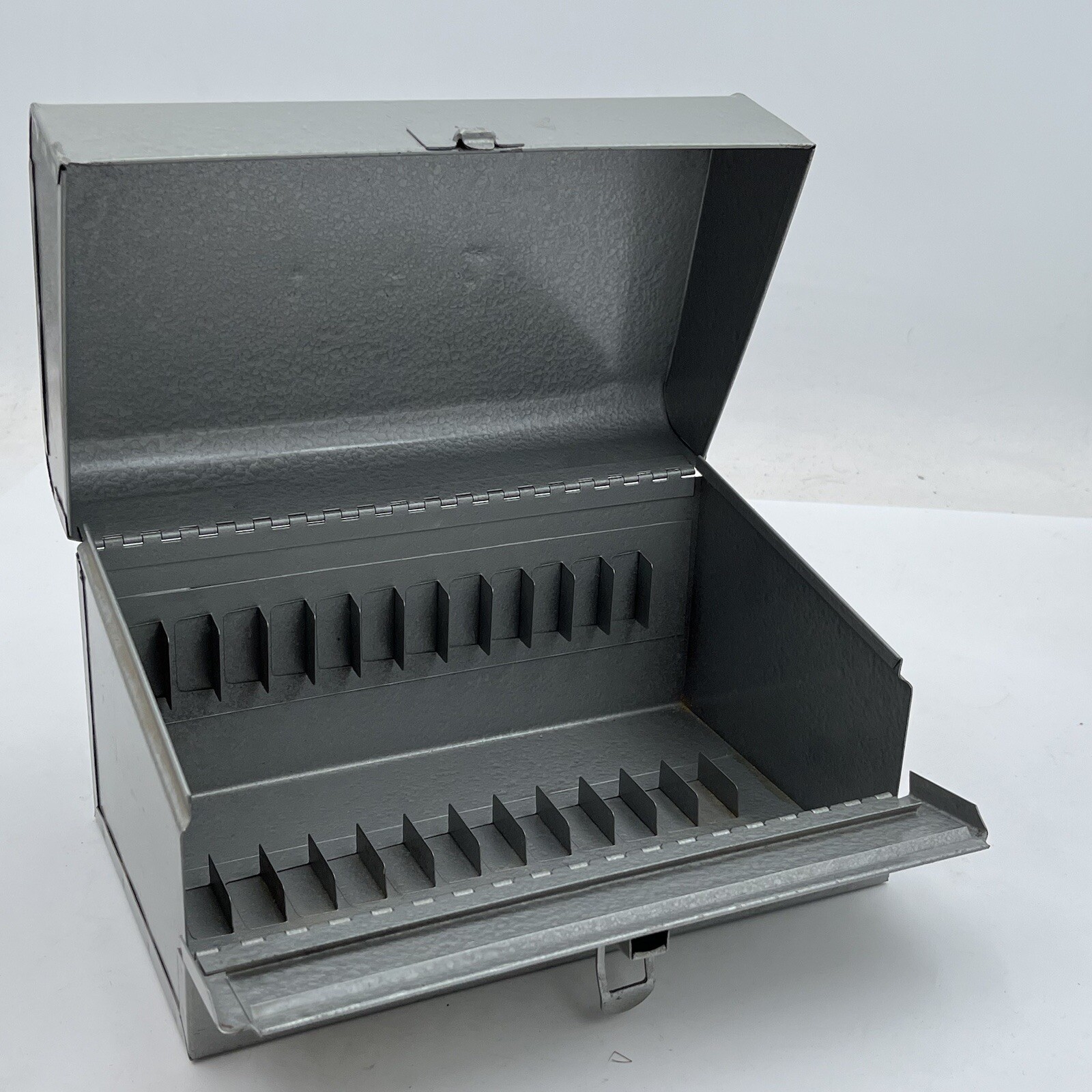 VTG Metal 8mm Movie Film Reel Can Storage Box Slotted 13 Slots For 5″ Reel Cans
