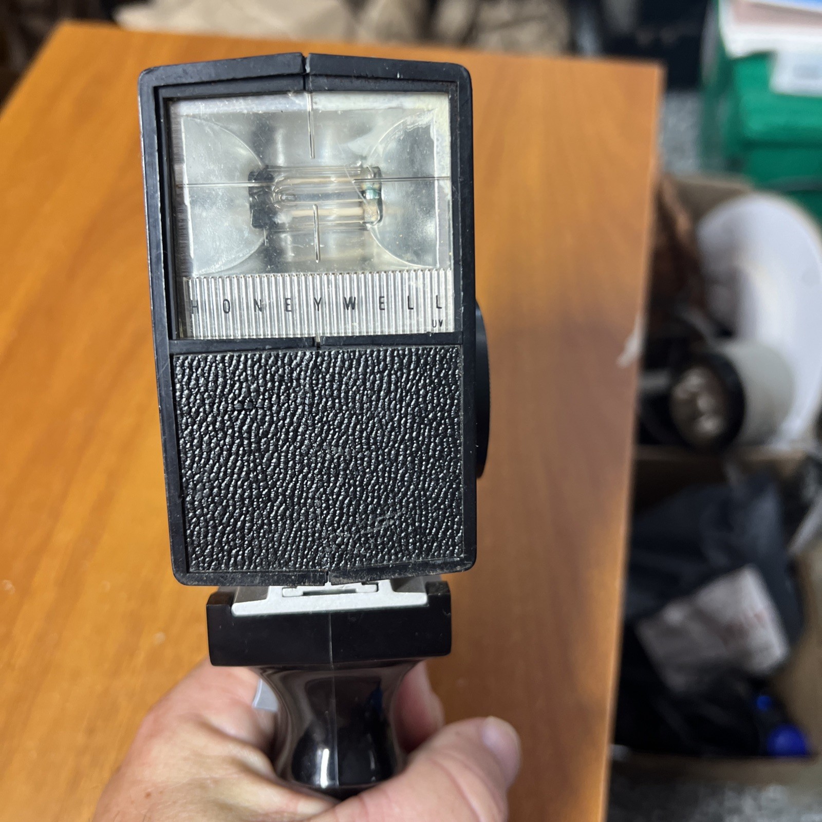 Honeywell Strobonar 400 Shoe Mount Flash W/Out Sync Cord Inc Power Cord- Vintage