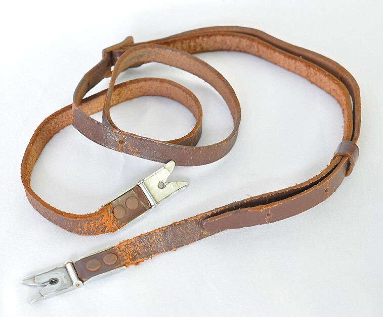 Rolleiflex Leather Strap W/Scissor End Lugs For 2.8F & 3.5F (a)