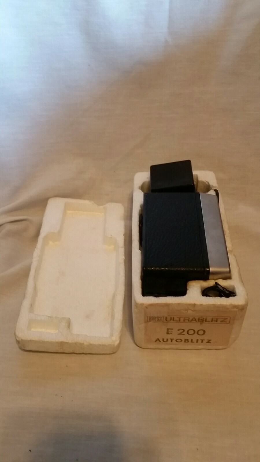 VINTAGE Bauer E 200 Autoblitz Flash w/ Accessories