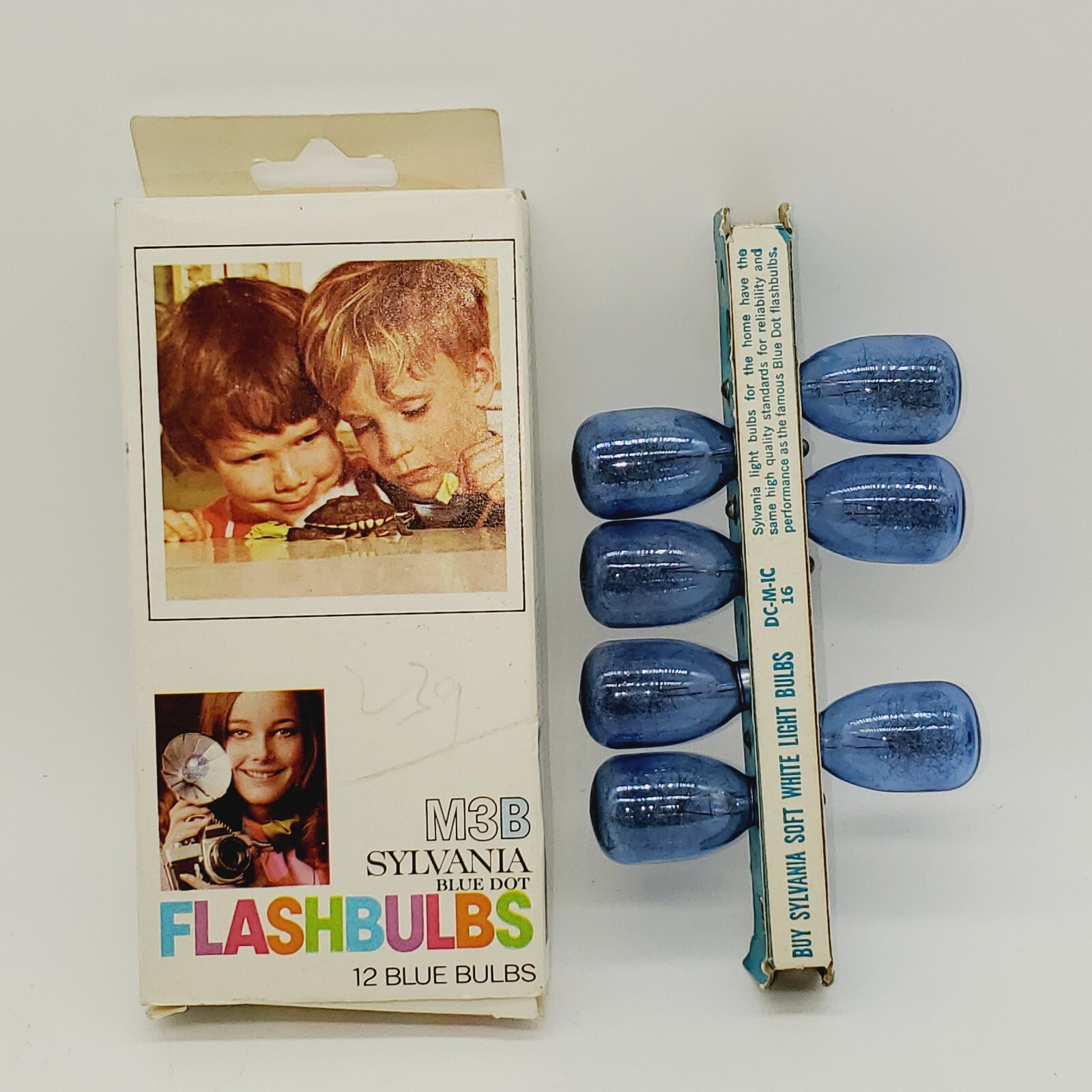 Sylvania Blue Dot Flashbulbs M3B NOS 1 Full Box & 7 Loose Camera Bulbs Vtg Flash