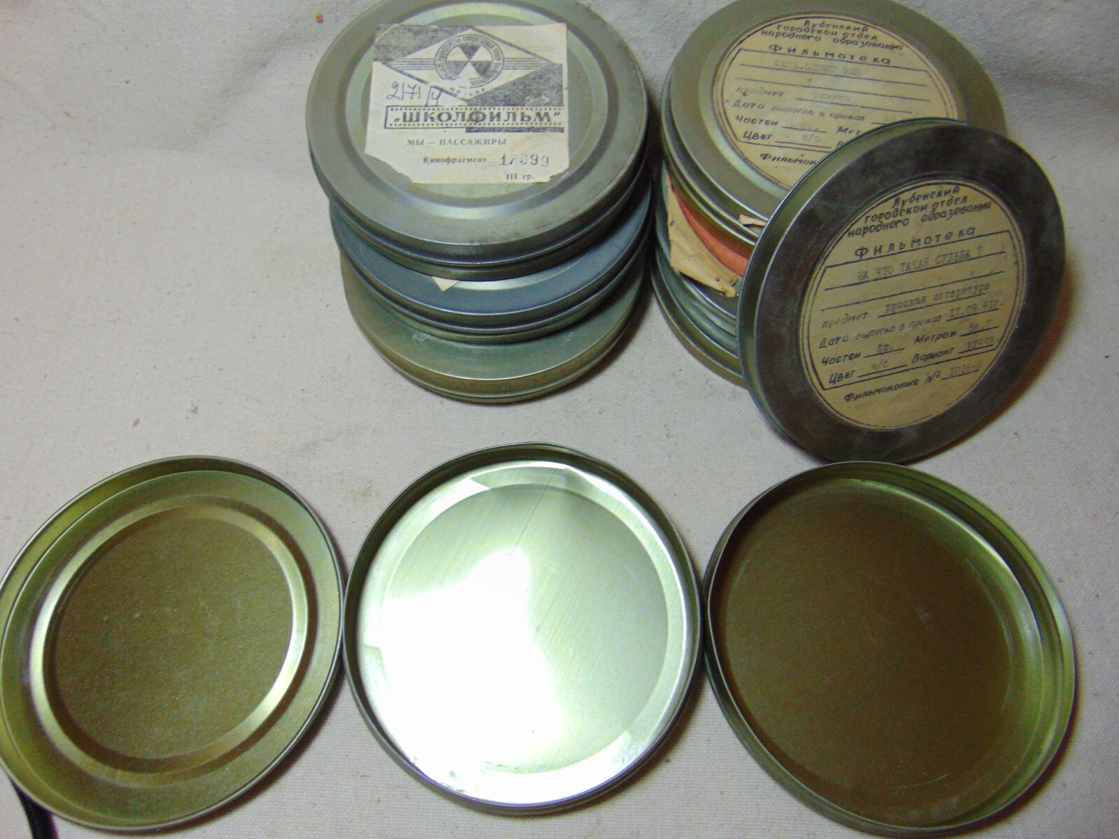 8pc Lacquered empty 16mm Metal film can 5″ 200ft cinema movie storage tin case