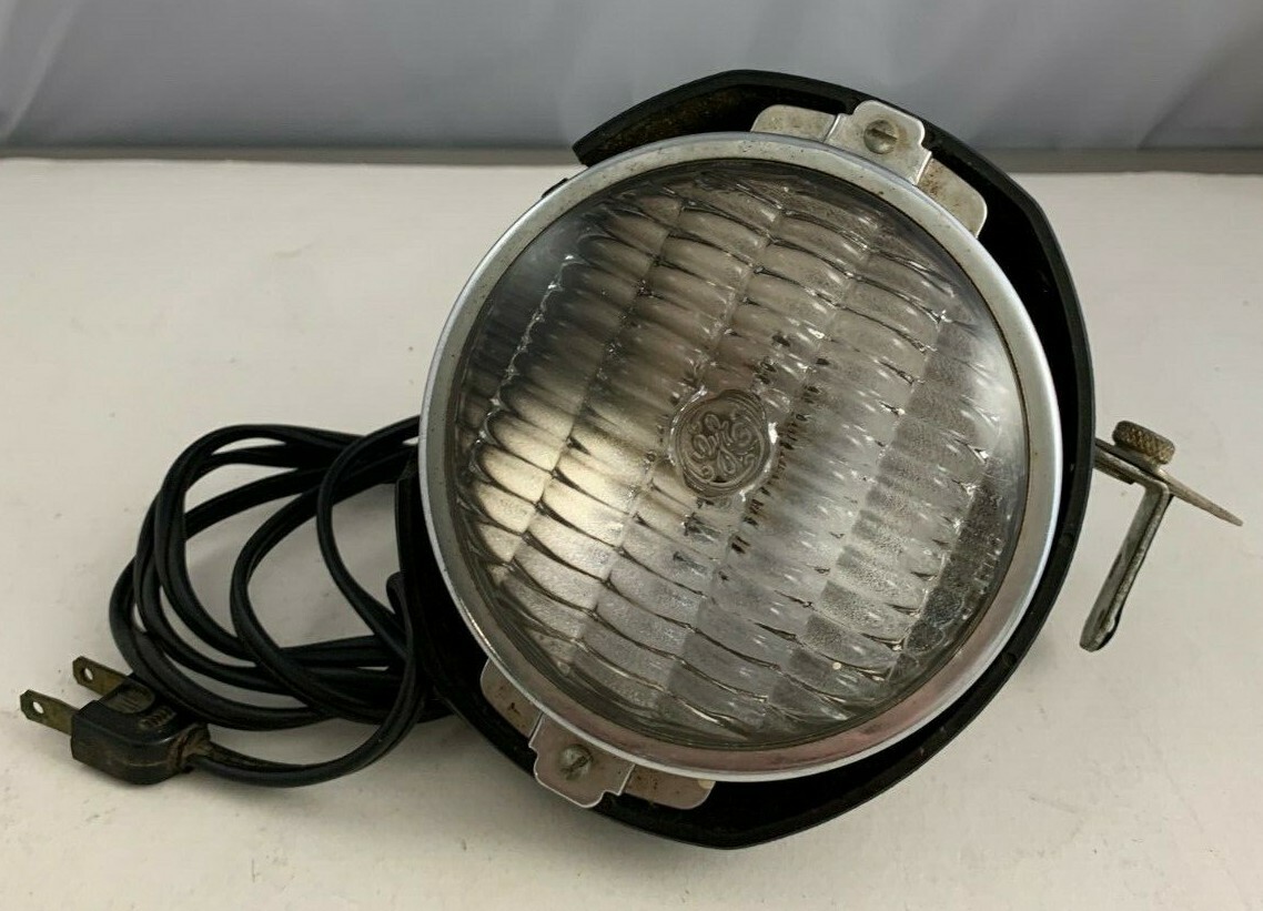Vintage GE ACME-LITE CAMERALITE Top Mount Light Super 8 Cameras Model 91