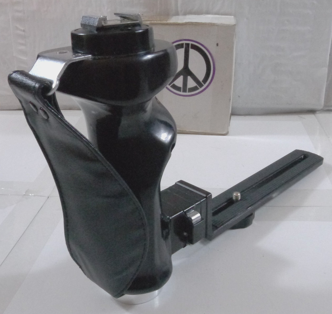 Vivitar PG-1 Pistol Camera Flash Grip w/ Hand Strap & 6 1/2″ Camera Plate -Japan