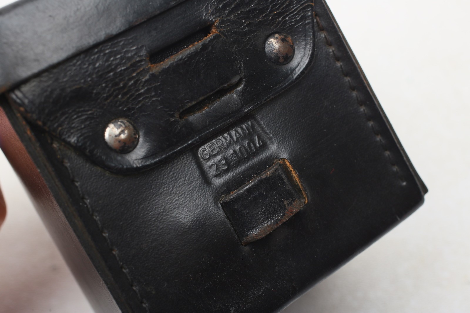 Zeiss model 23.1004 Black Leather w/Spring Bottom Fits 60mmx60mm Lens Case+GREAT