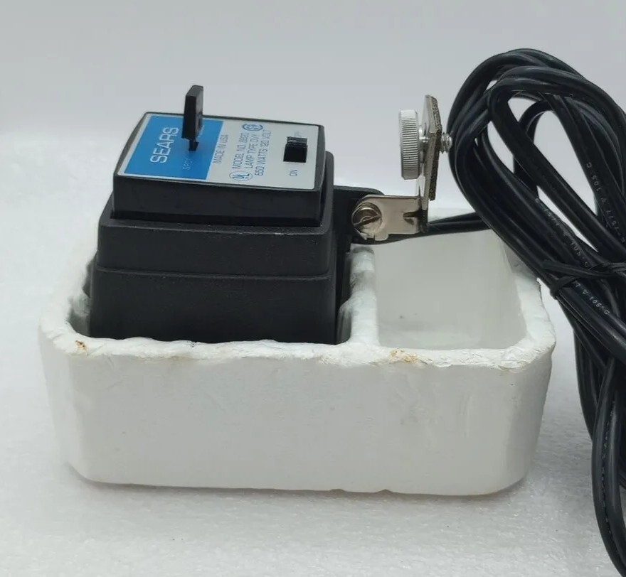 Sears Super 8 Compact Movie Light ~ model 8820 ~ Tested Working (VG)