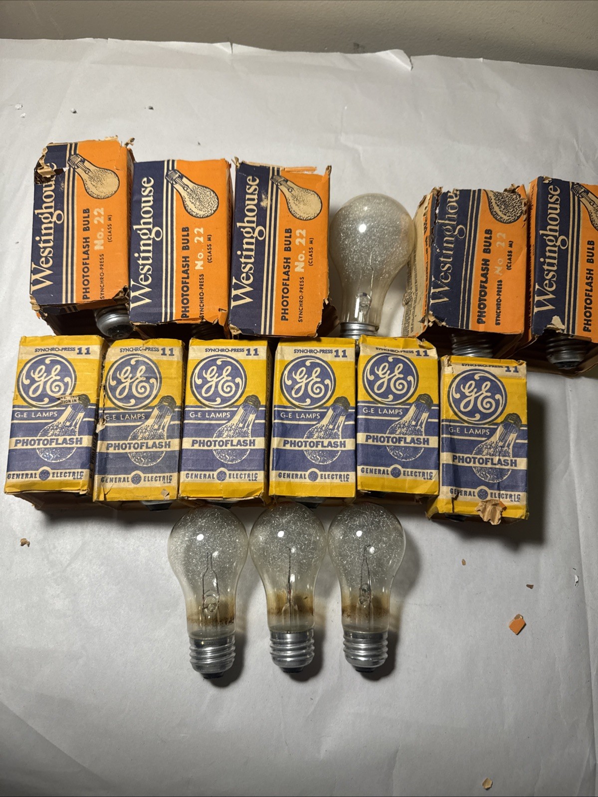 Lot of (9) GE Photoflash No 11 Lamps (6) Westinghouse No 22 Bulbs New Old Stock