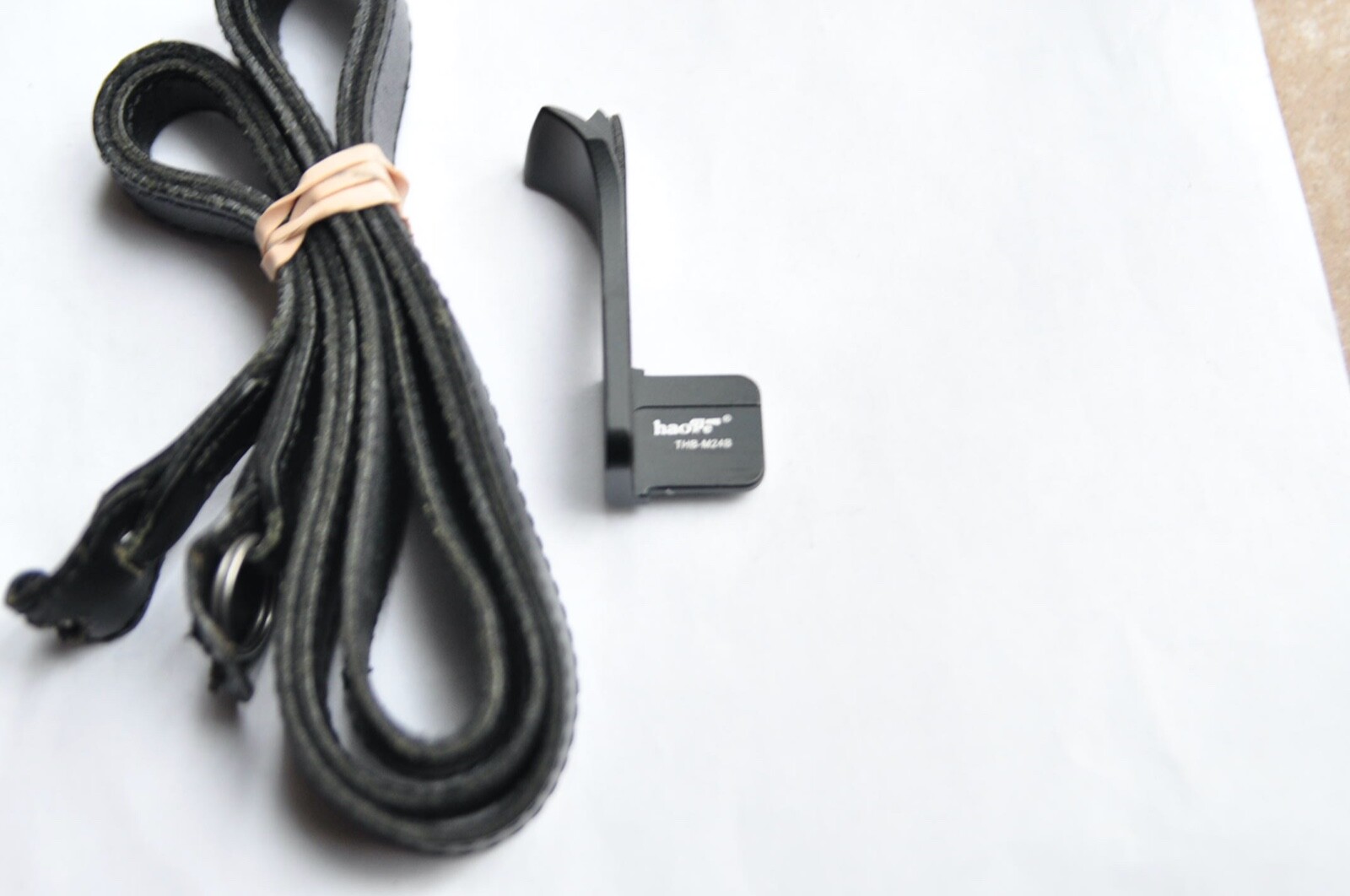 Leica Strap and Haoge M24B thumbs Up grip for Leica Typ M240,M240P,MTyp262