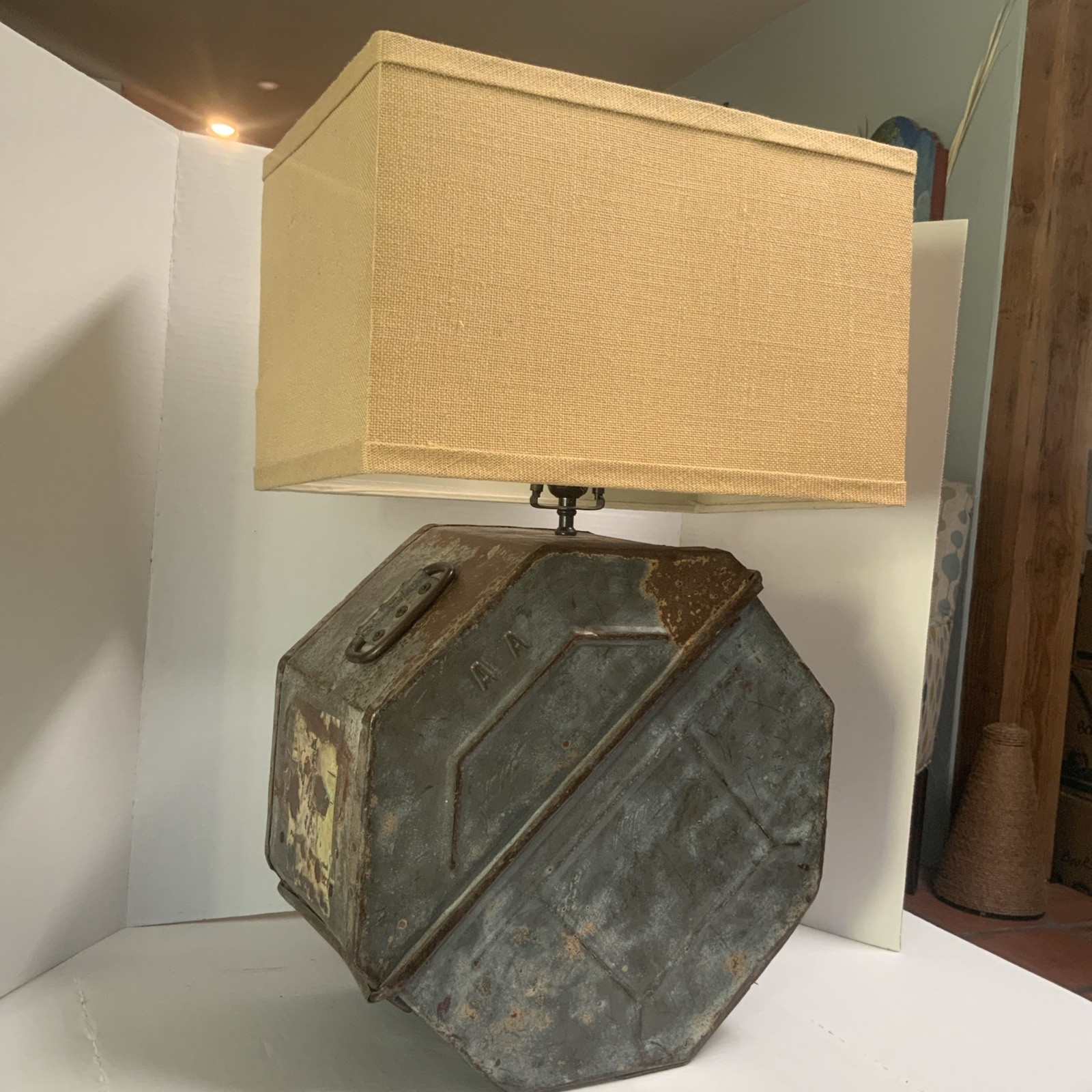 Vintage Allied Artists film transport Reel case 20th Century Lamp – Very Rare