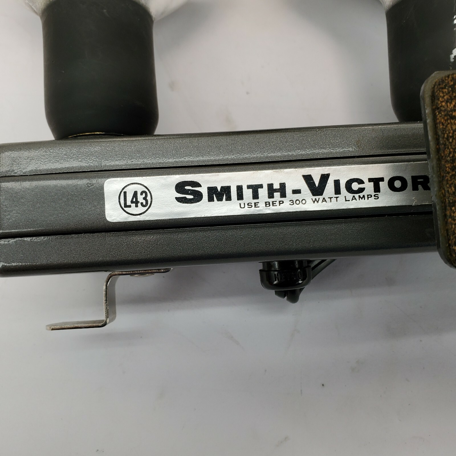 SMITH VICTOR EXPOSURE FOR INDOOR COLOR MOVIES LIGHT BAR