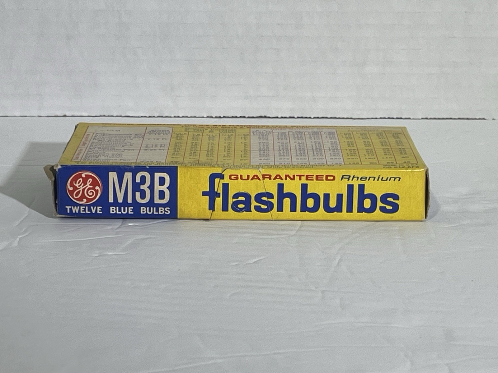 Vintage GE M3B Blue Bulbs RHENIUM 11 FLASH Bulbs Open Box MOVIE PROPS USA