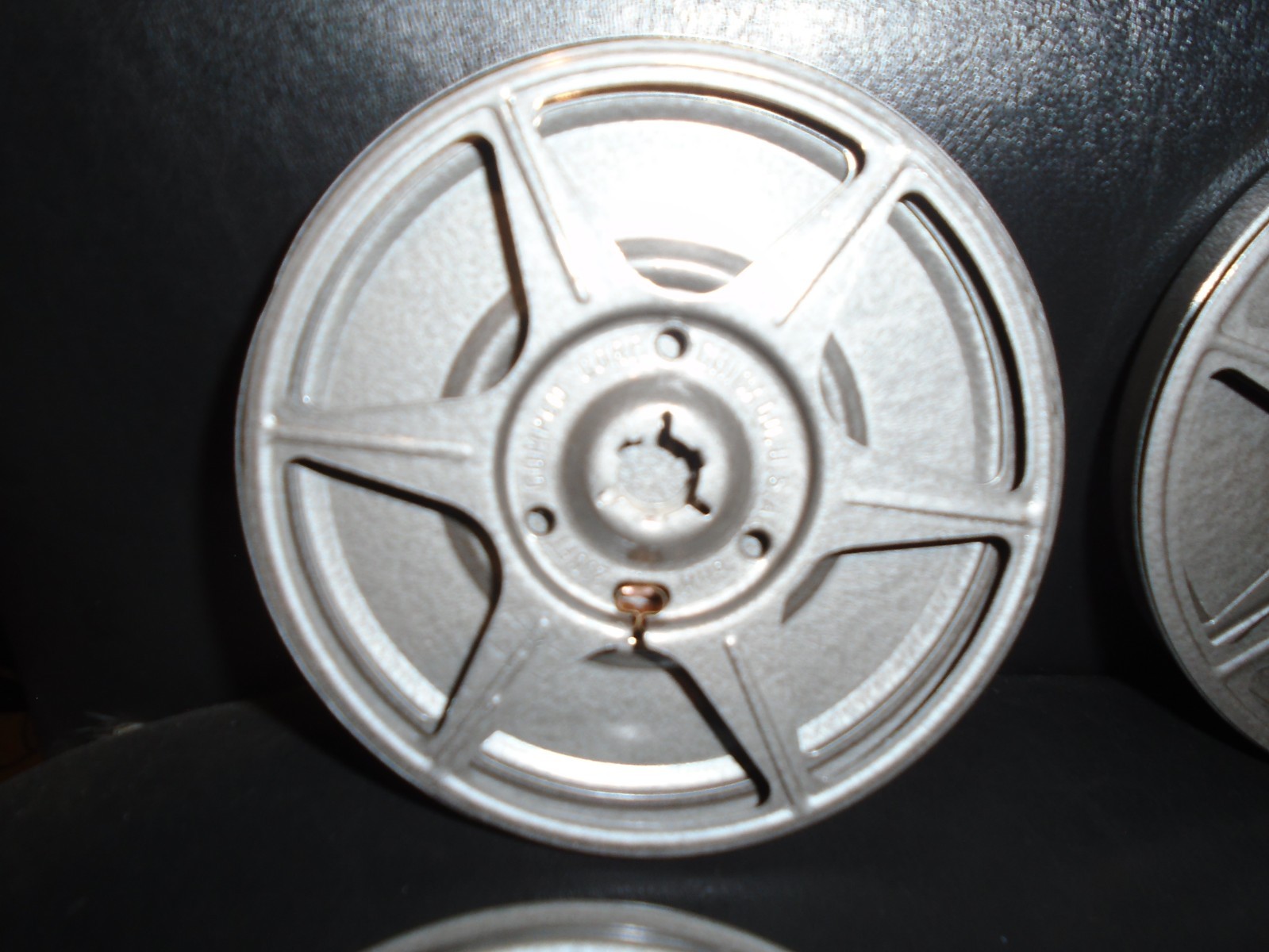 2 VINTAGE COMPCO CORP 8MM FILM REELS 200 FT WITH CANS GREY