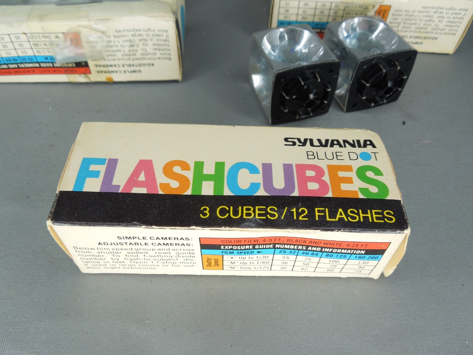 Vintage New – Sylvania – Blue Dot Flashcubes – 15 Cubes / 60 Flashes +2