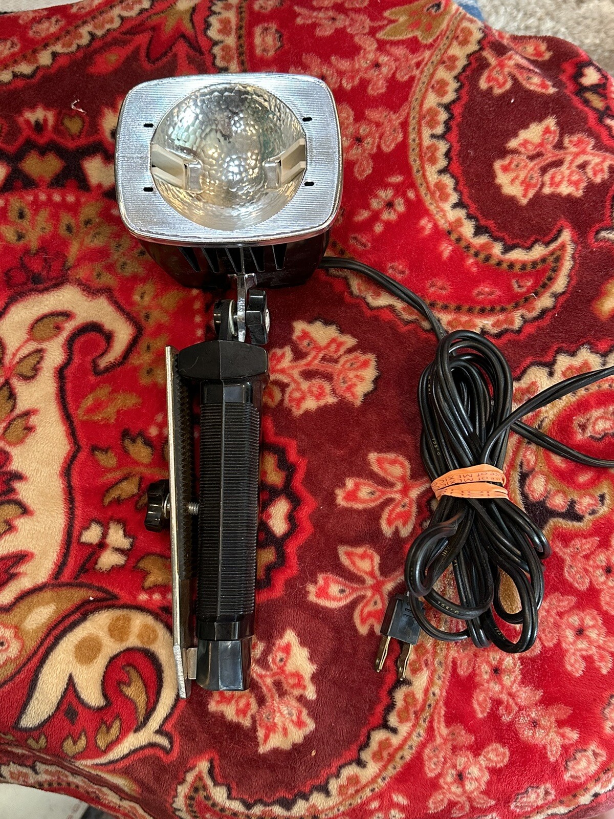 Vintage Sylvania Sun Gun II Movie Light SG-55 in good condition Needs Bulb