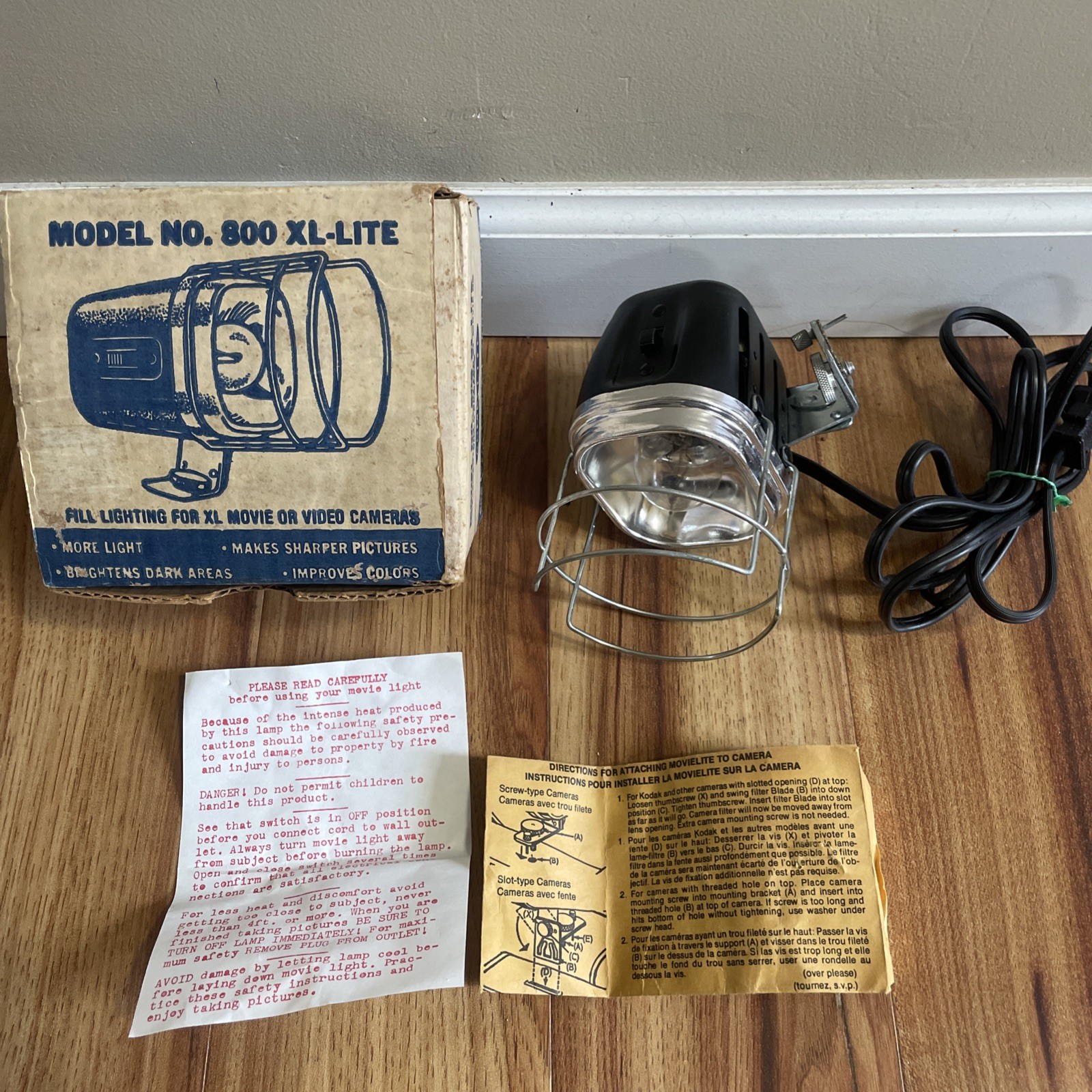Acme-Lite Model 800 XL-Lite Supplementary Light For XL Movie or Video Cameras