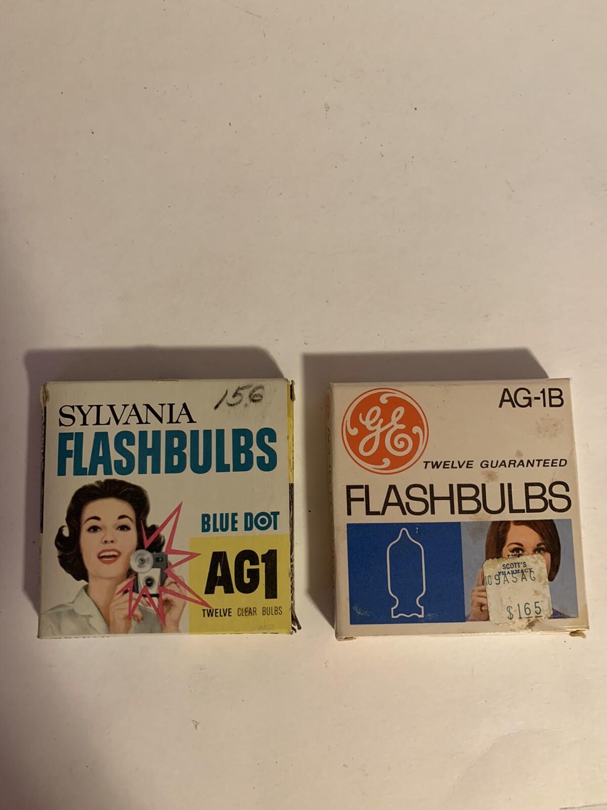 Vintage GE AG-1B Flashbulb Package & SYLVANIA AG-1B FLASHBULB Pack 6 Bulbs Total
